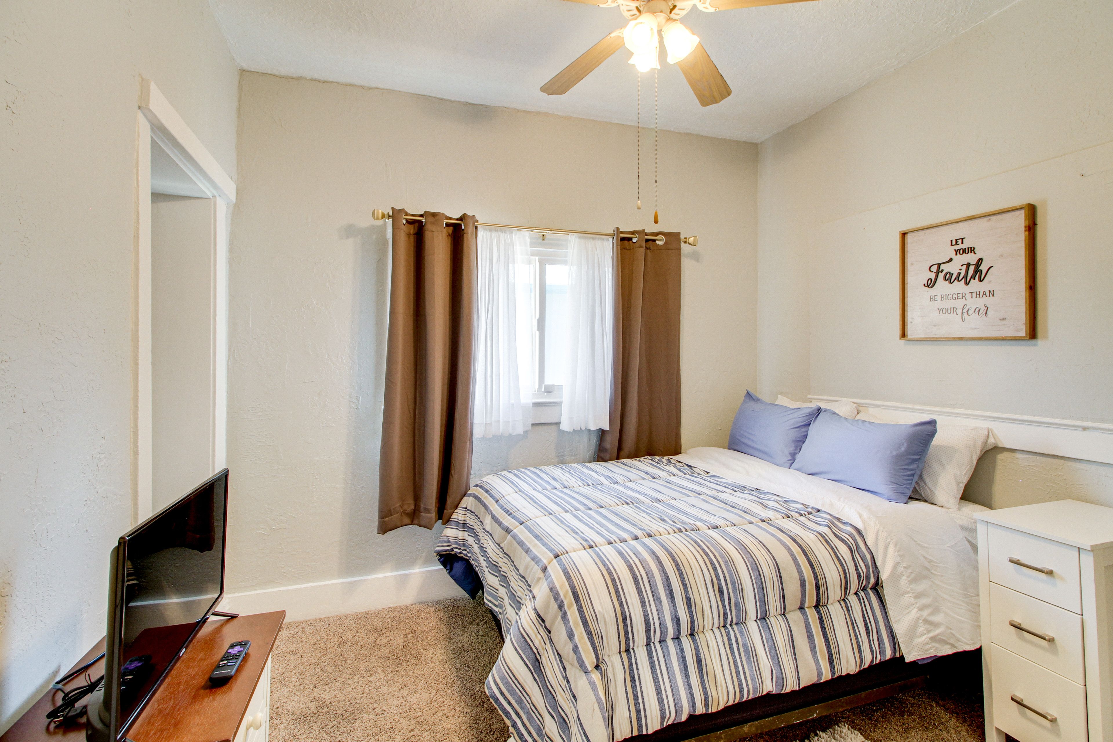 Bedroom 1 | Full Bed