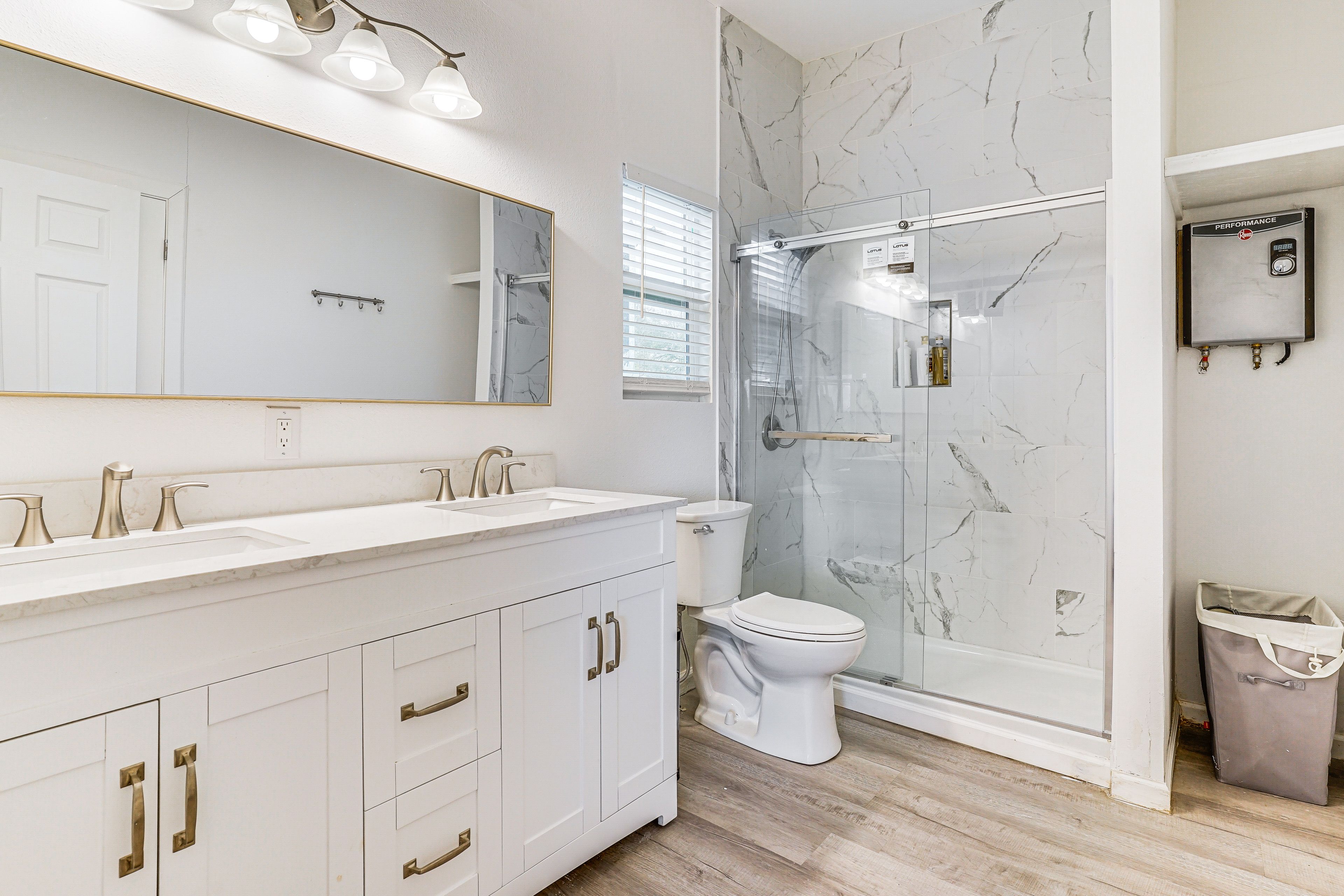 En-Suite Bathroom | 2nd Floor