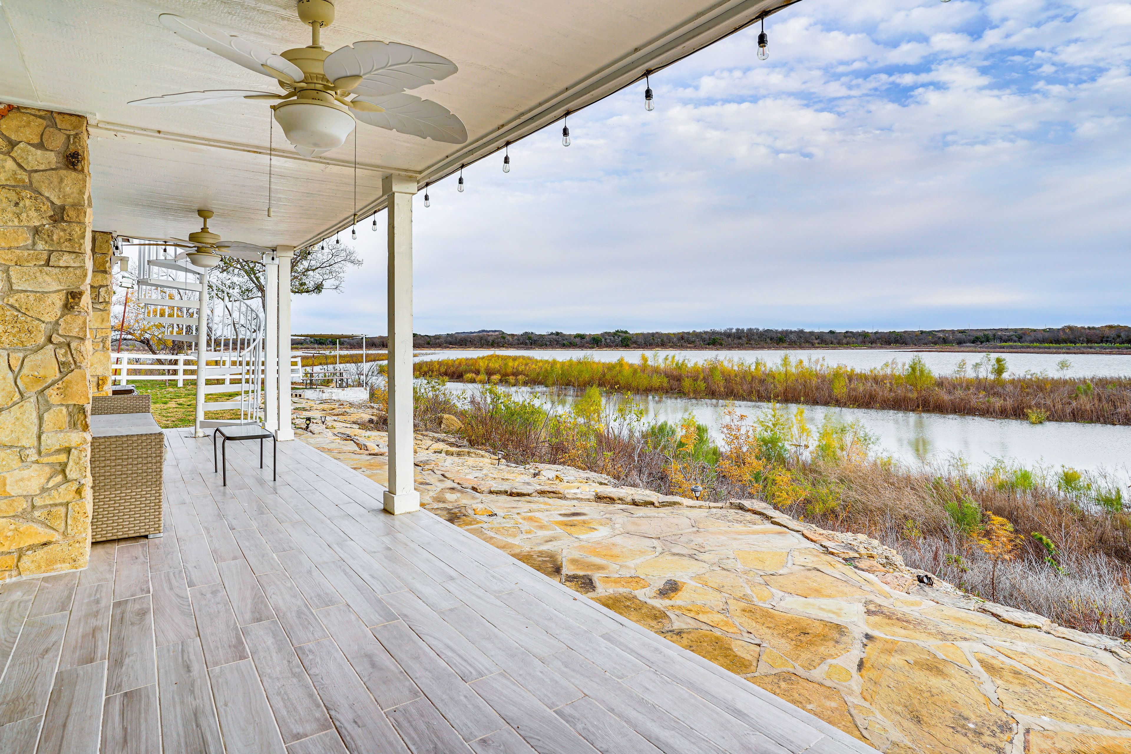 Furnished Patio w/ Gas Fire Pit