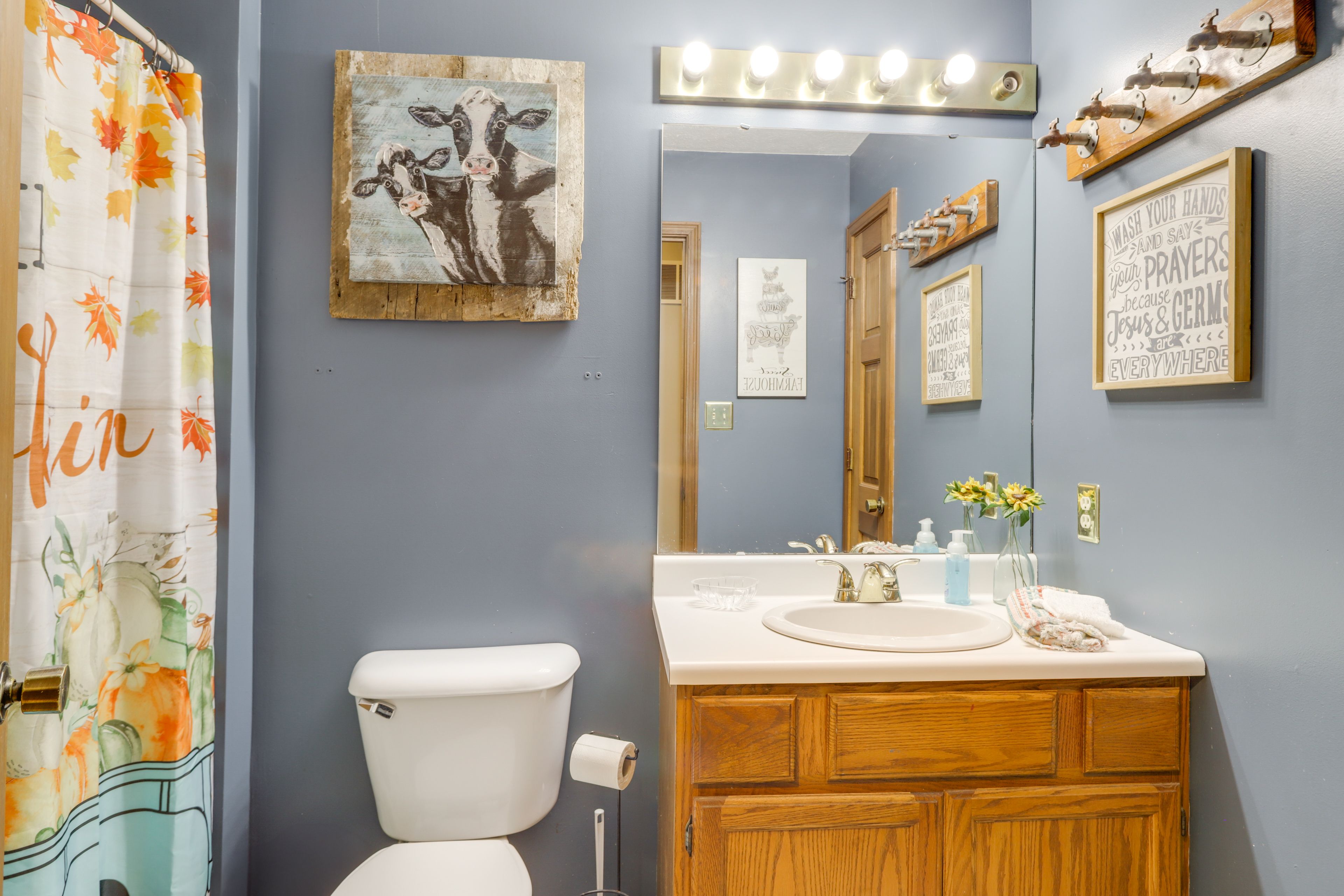 Bathroom | 1st Floor
