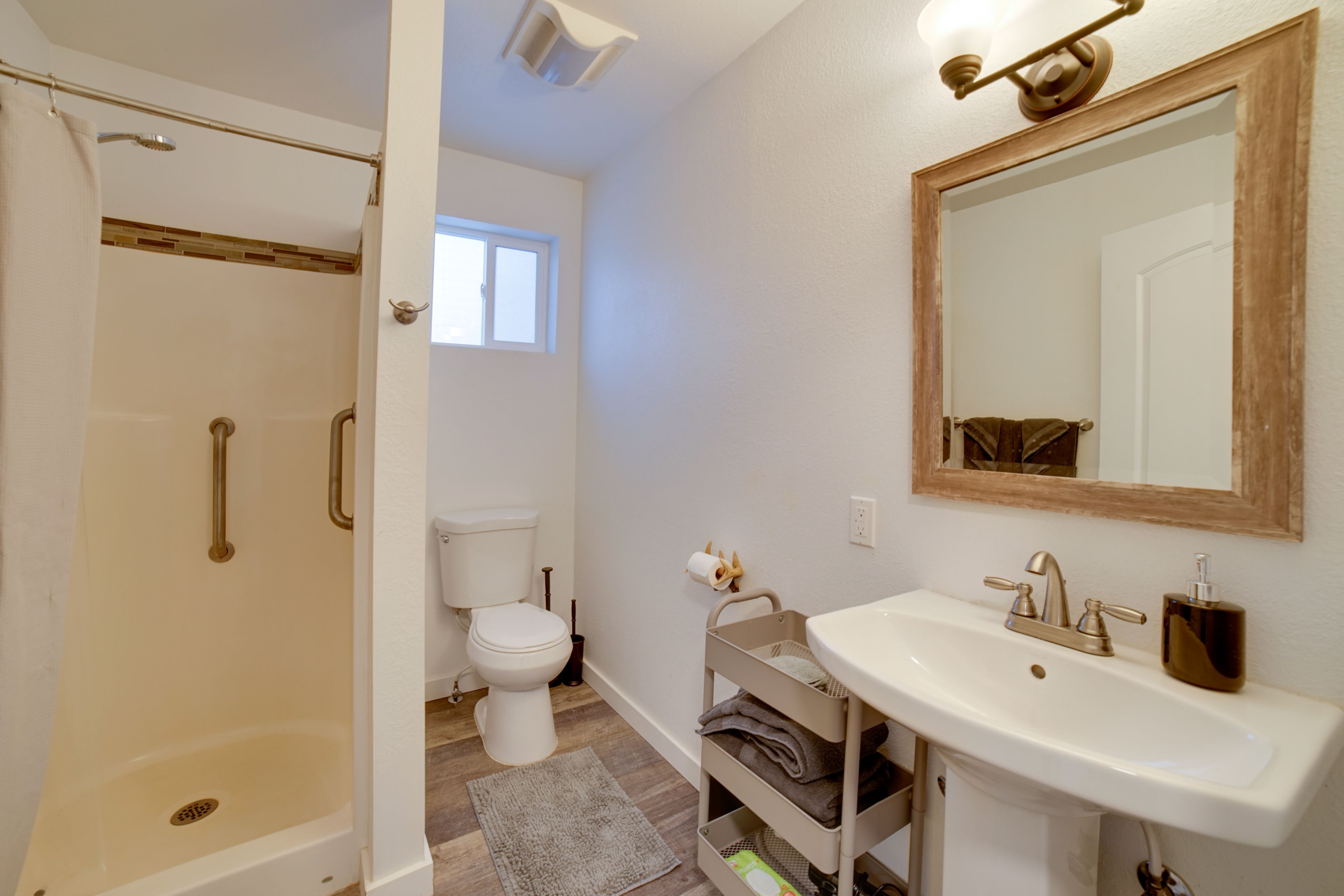 Full Bathroom | 1st Floor