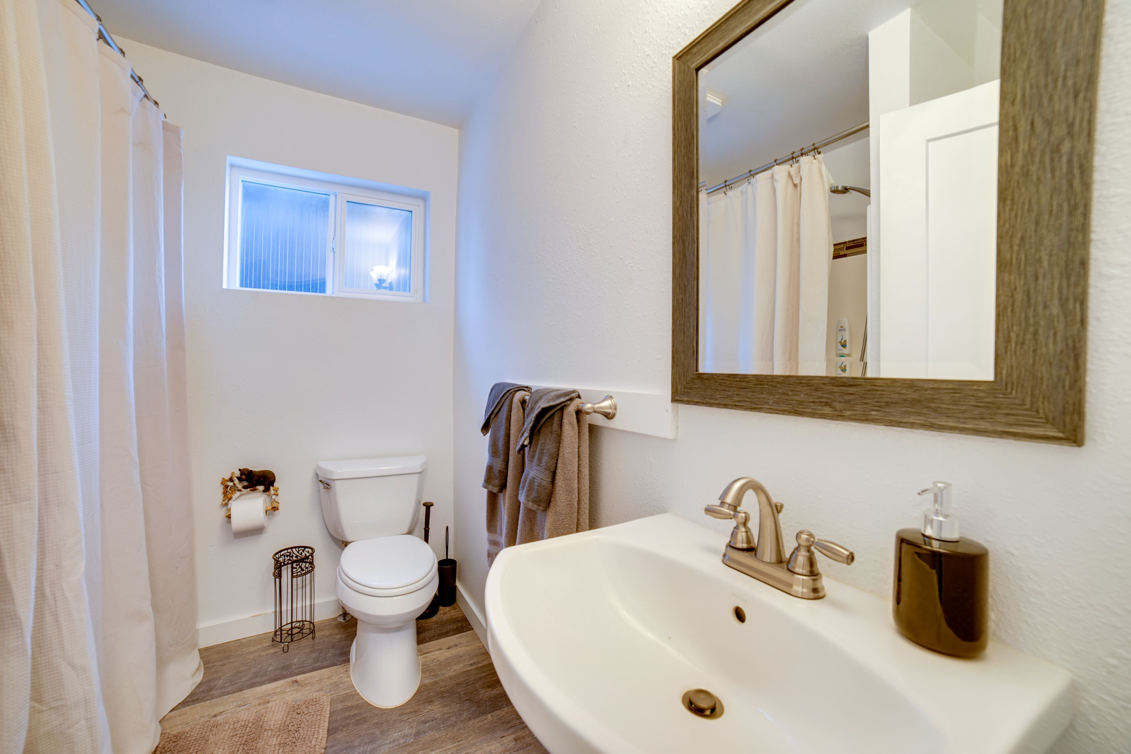 Full Bathroom | 1st Floor