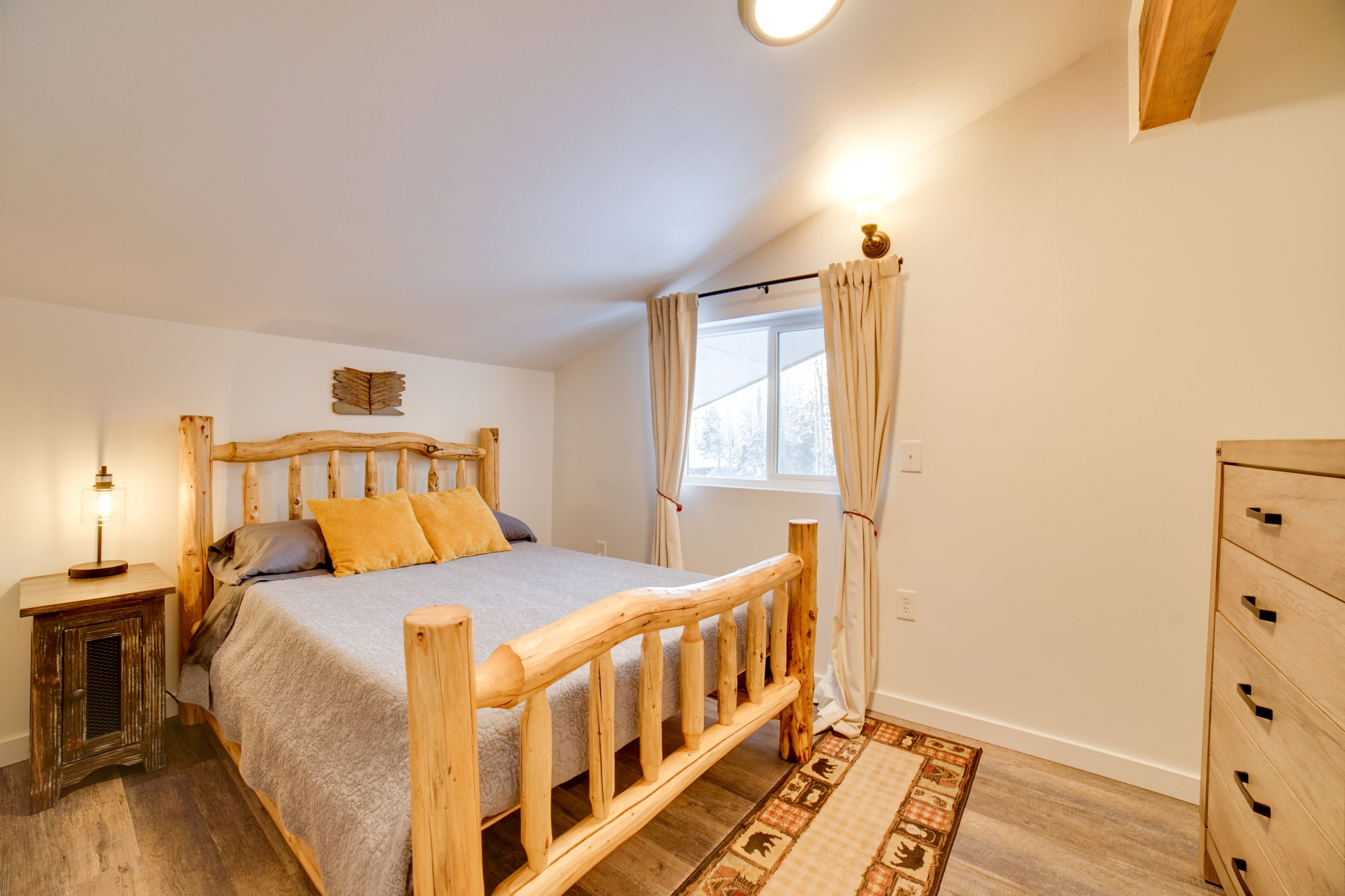 Bedroom 2 | Full Bed | 2nd Floor