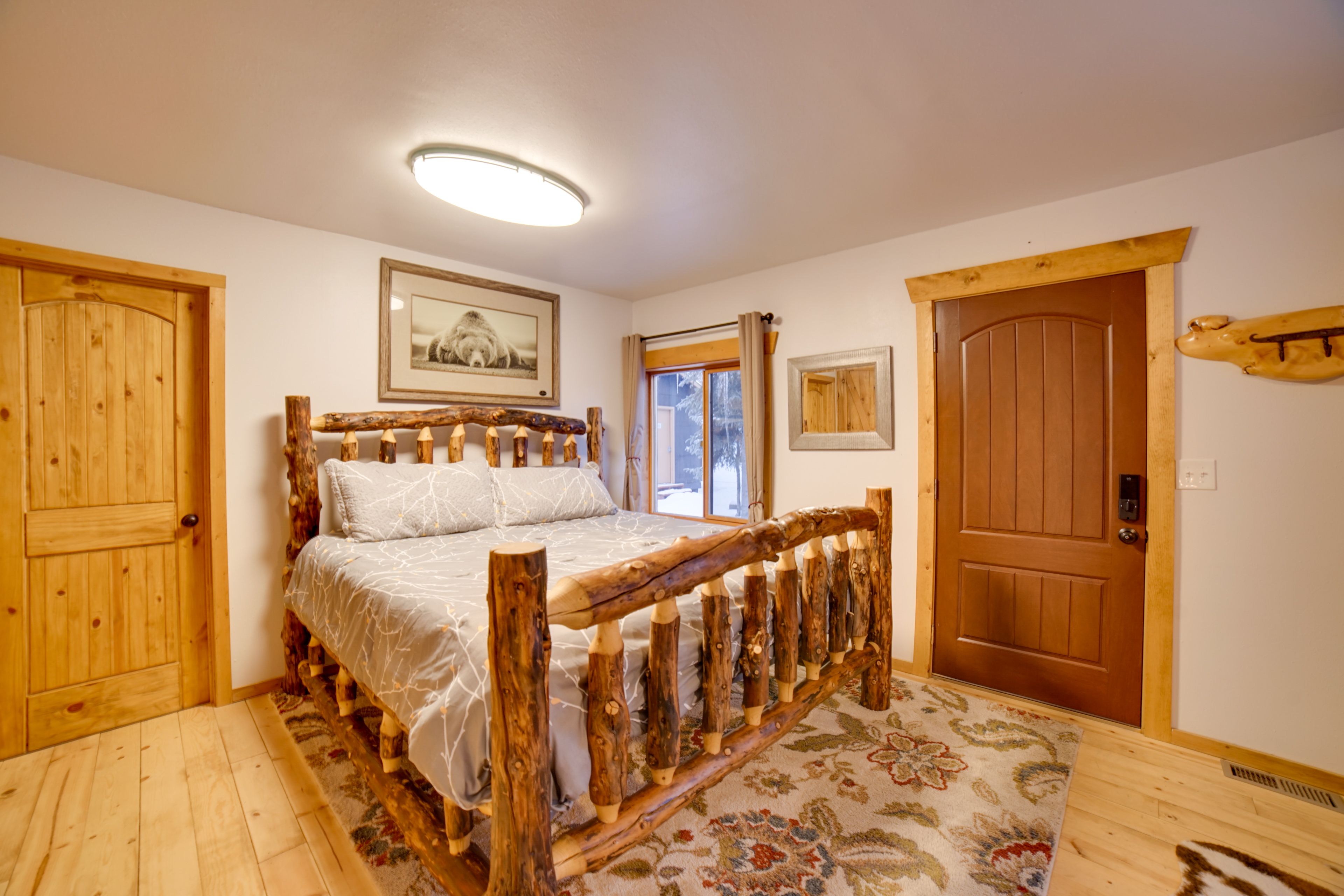 Studio | King Bed | 1st Floor