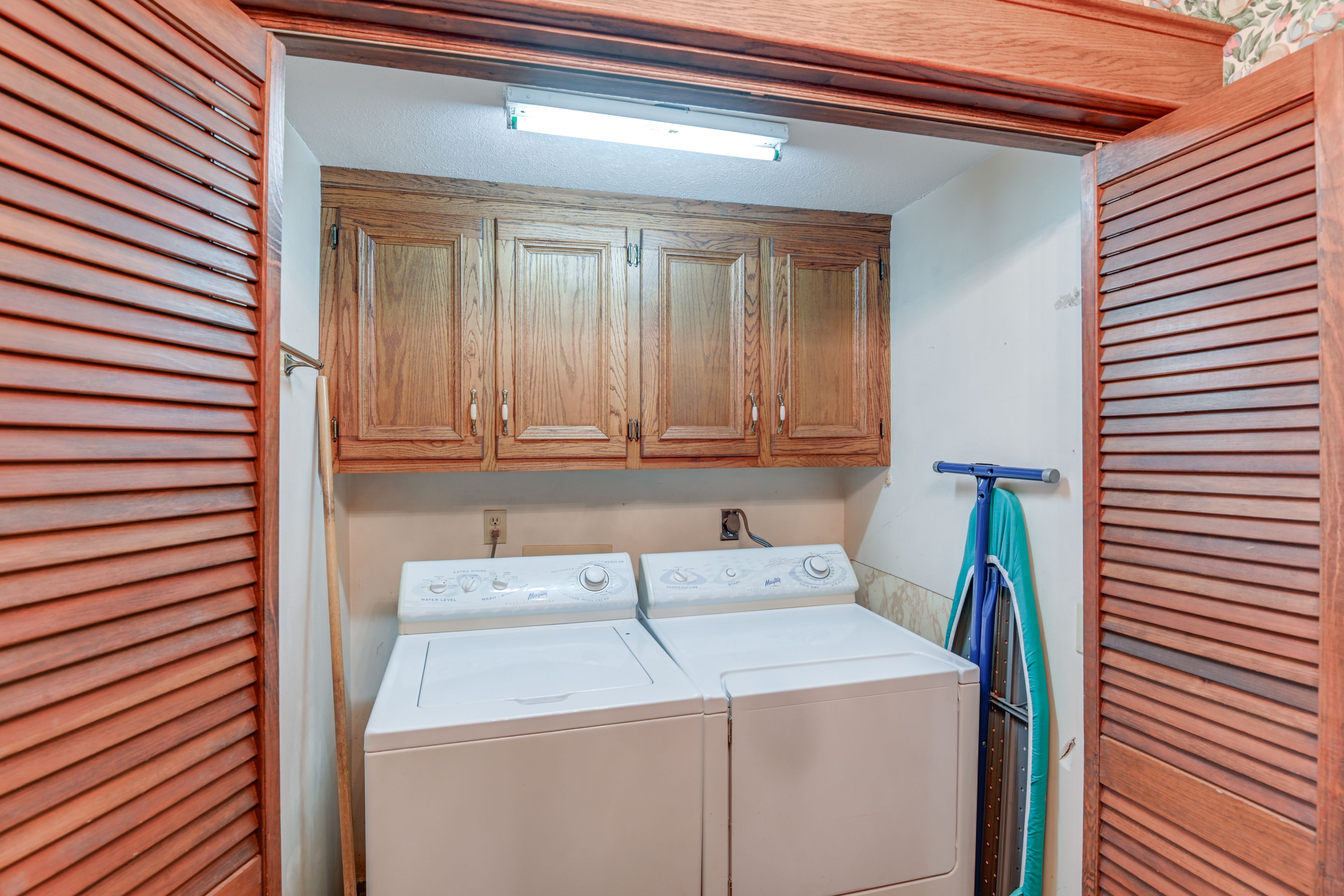 Laundry Closet | 1st Floor | Washer & Dryer