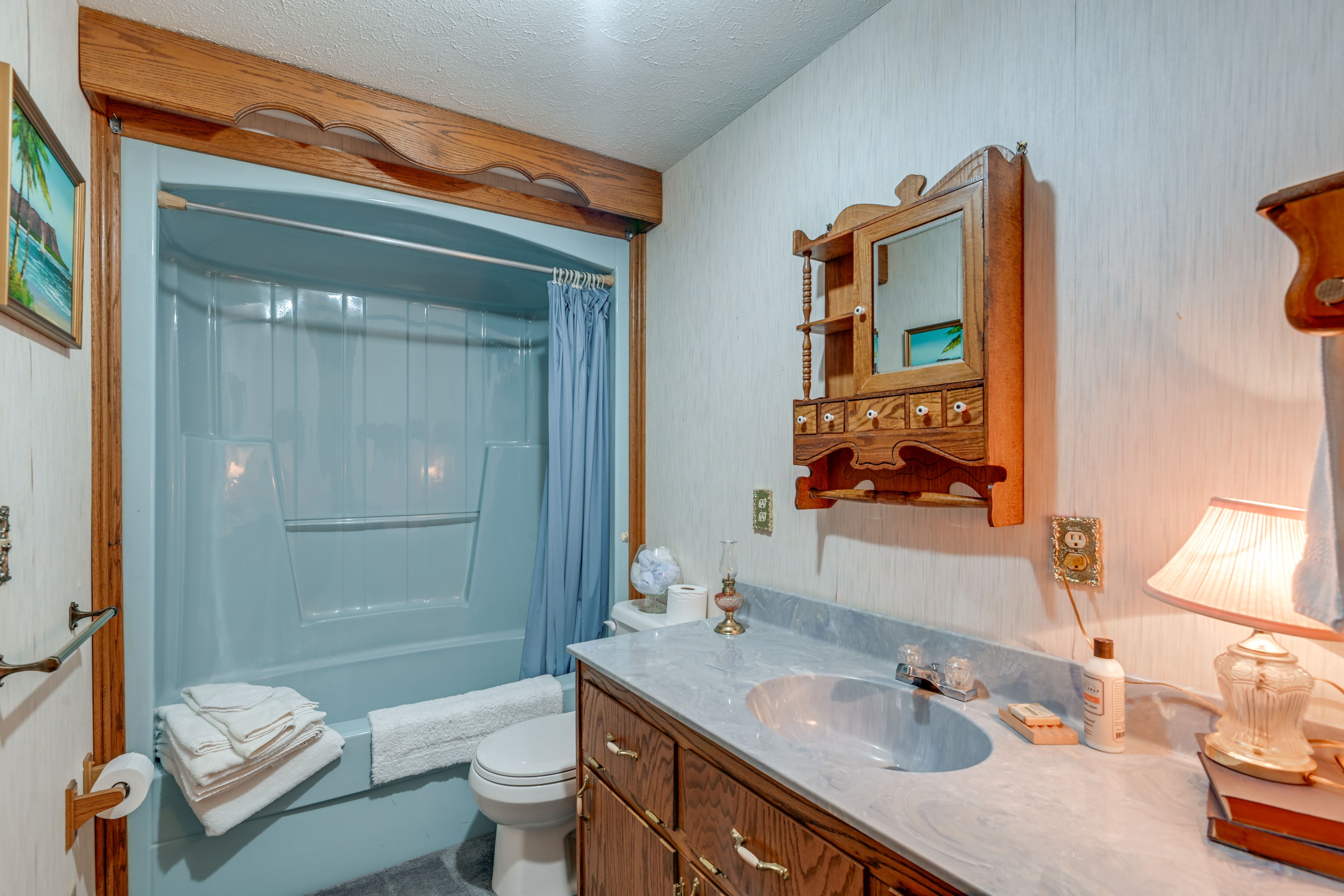 Full Bathroom | 3rd Floor