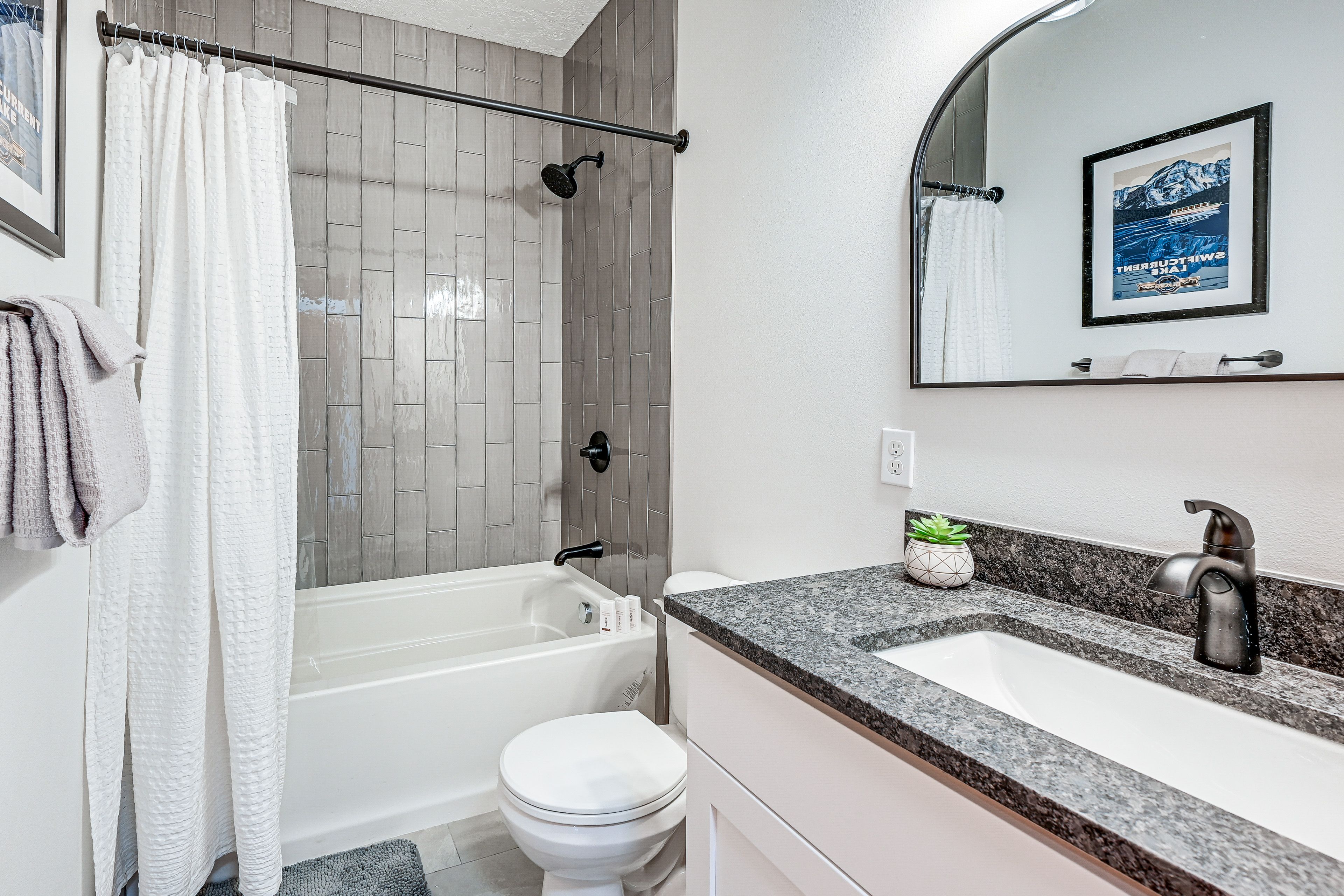 Full Bathroom | 1st Floor