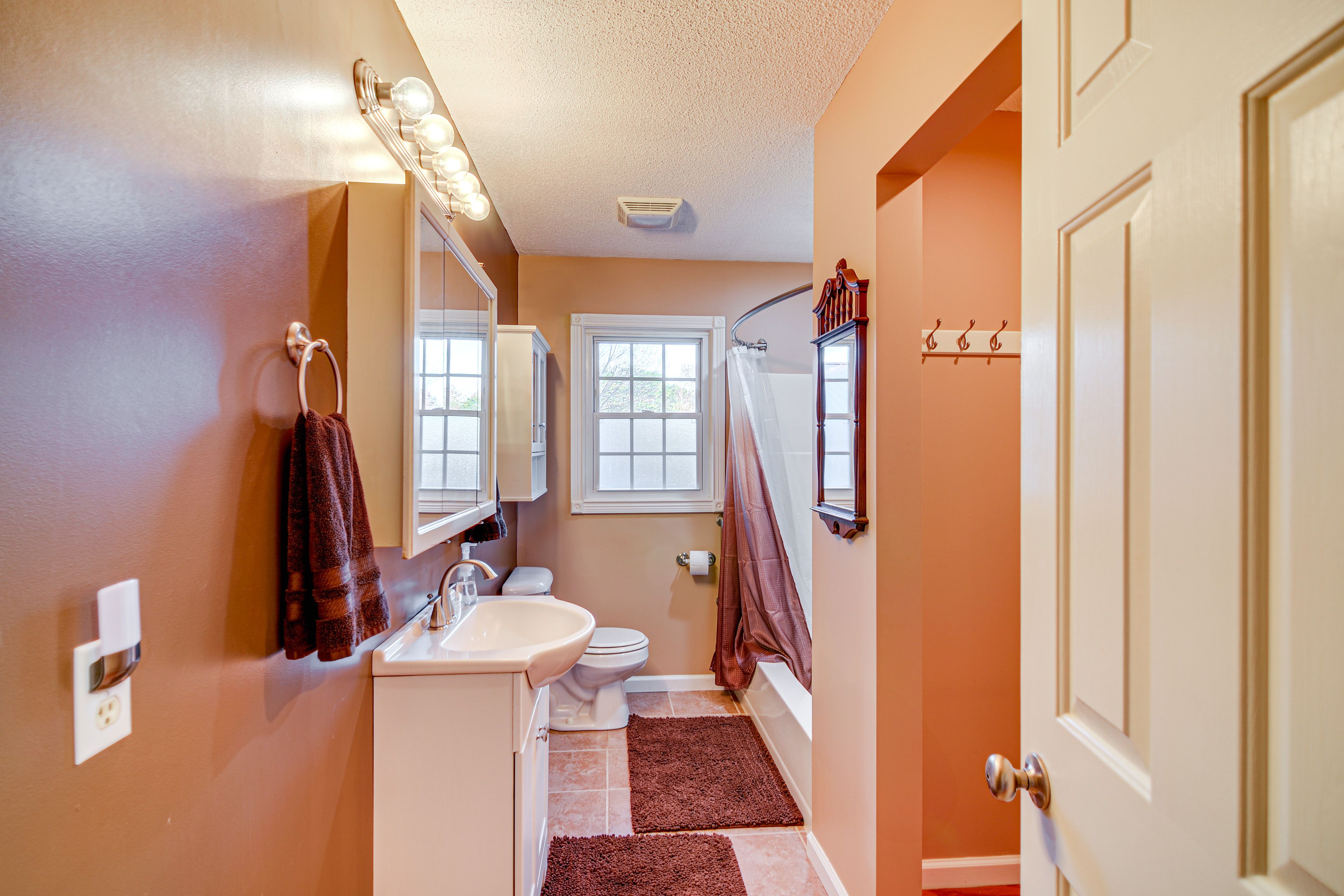 Bathroom | Towels Provided | 1st Floor