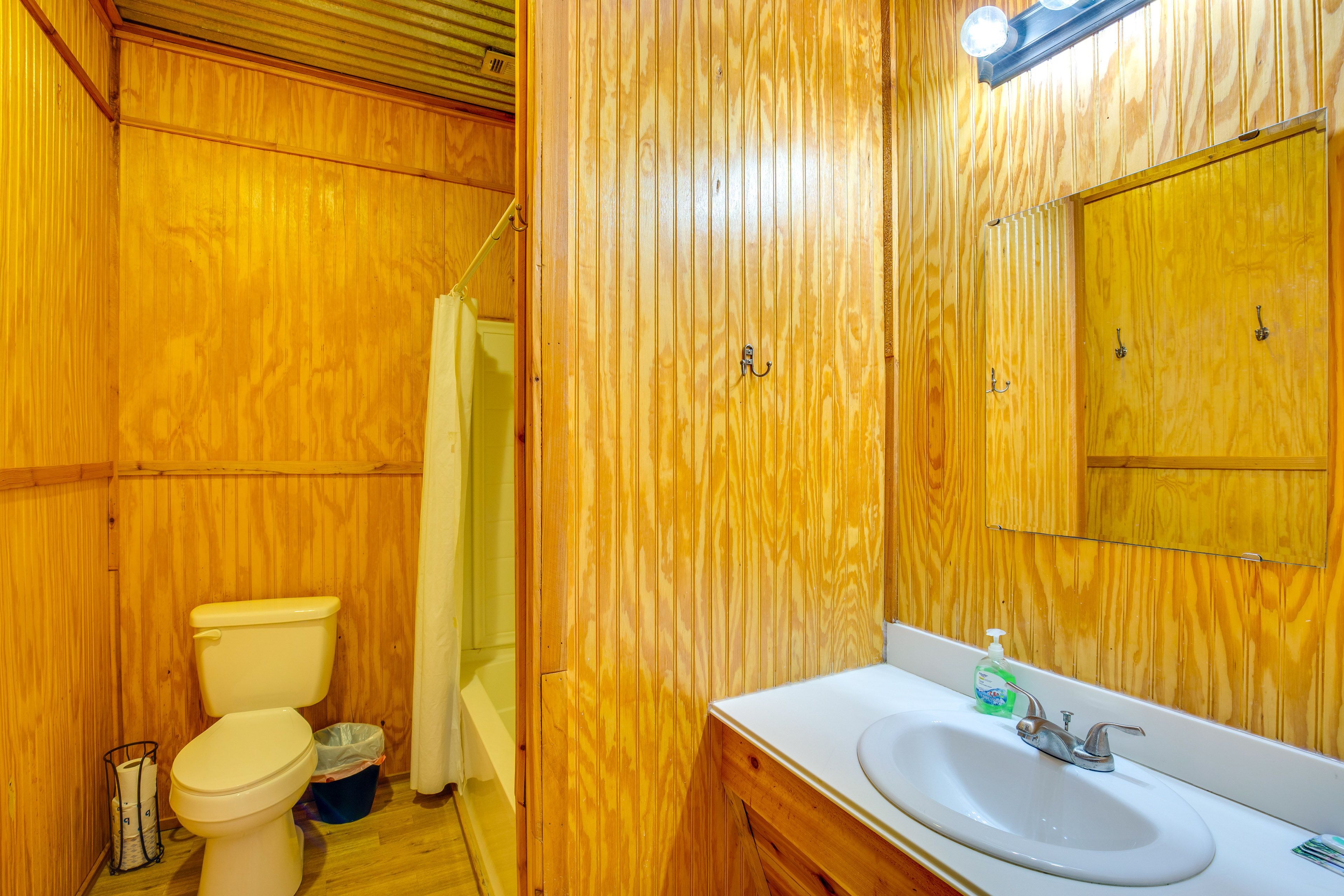 Full Bathroom | 2nd Floor