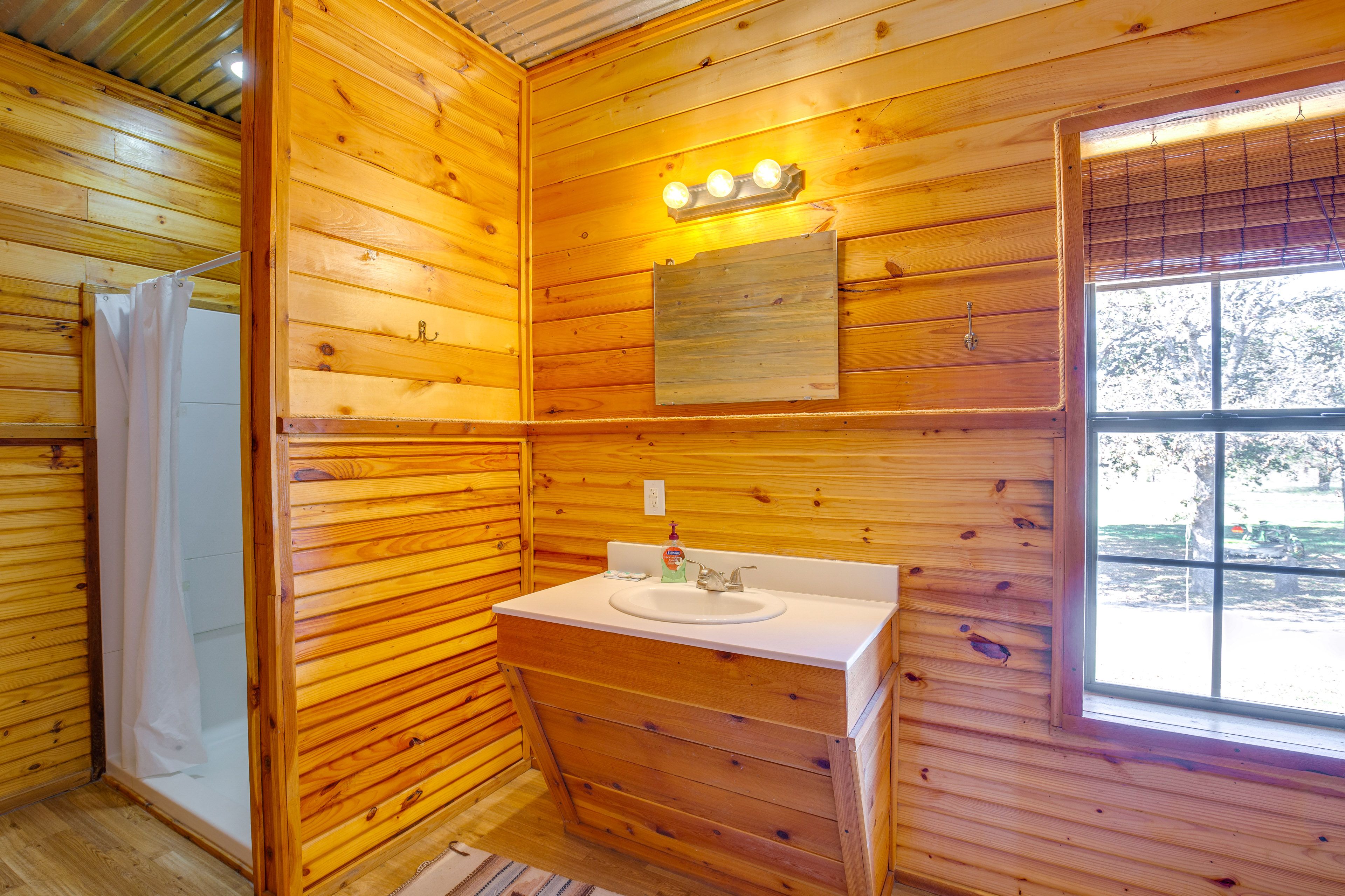 En-Suite Bathroom | 2nd Floor