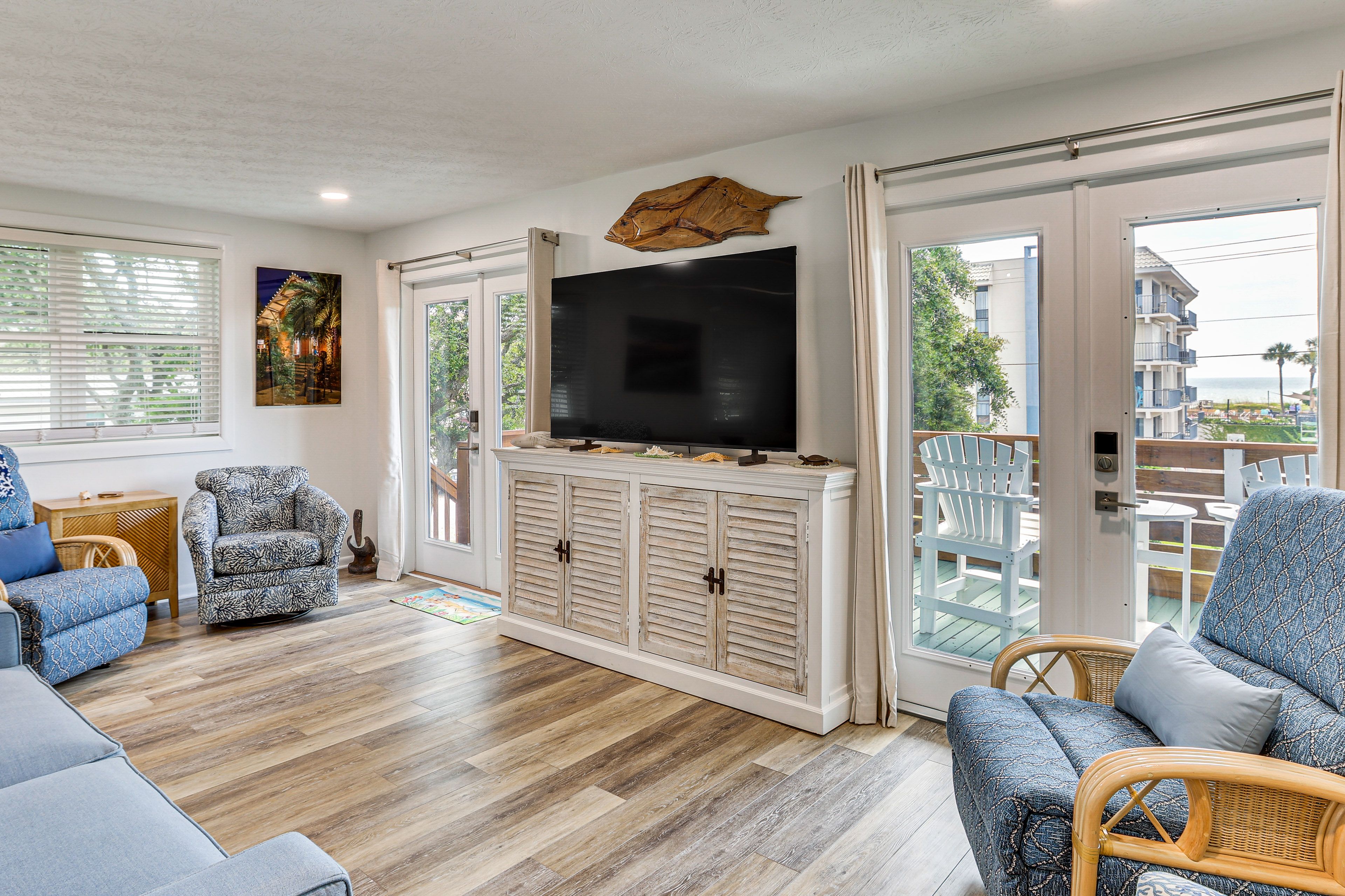 Living Room | Queen Sleeper Sofa | Central A/C & Heating