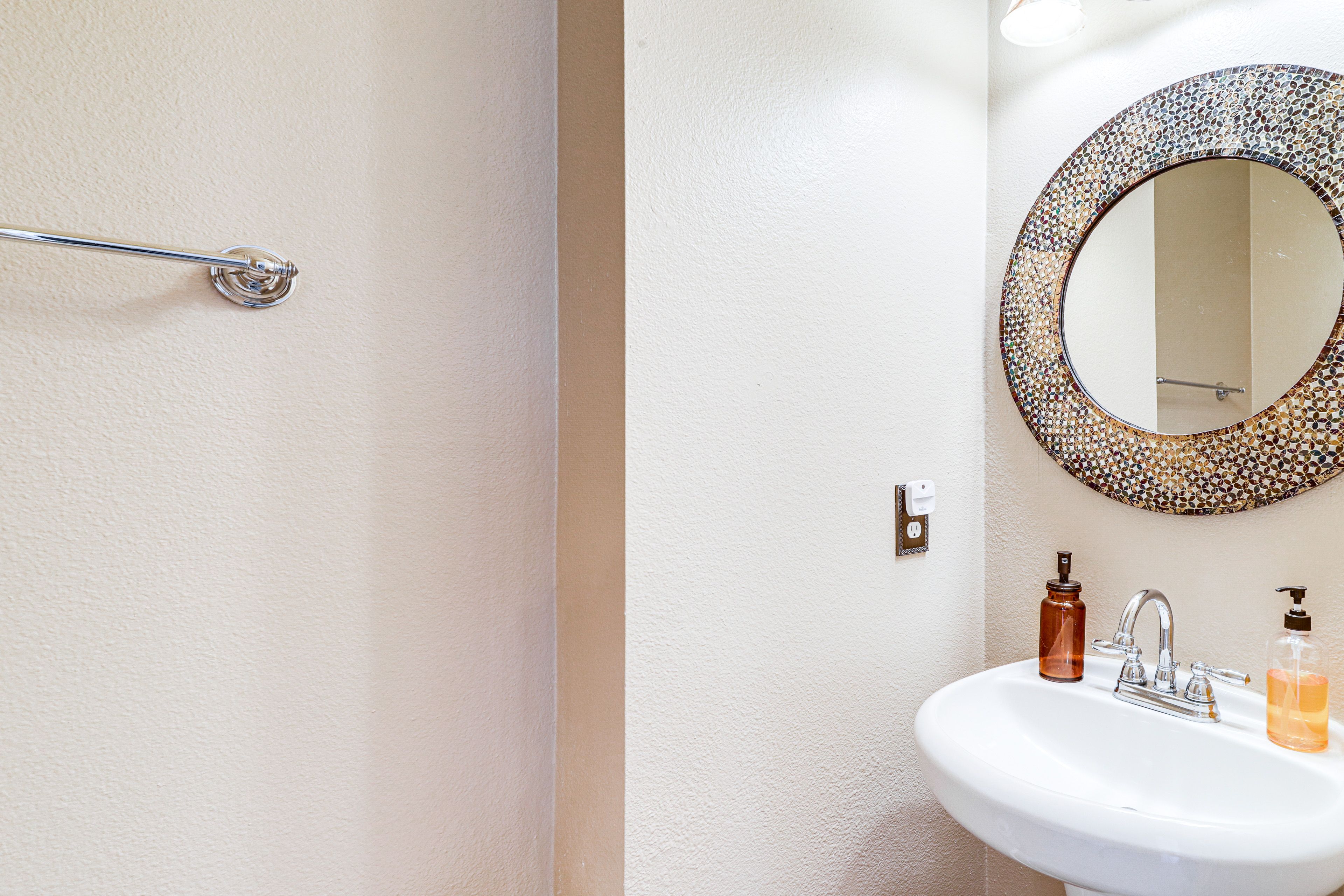 Half Bathroom | 1st Floor