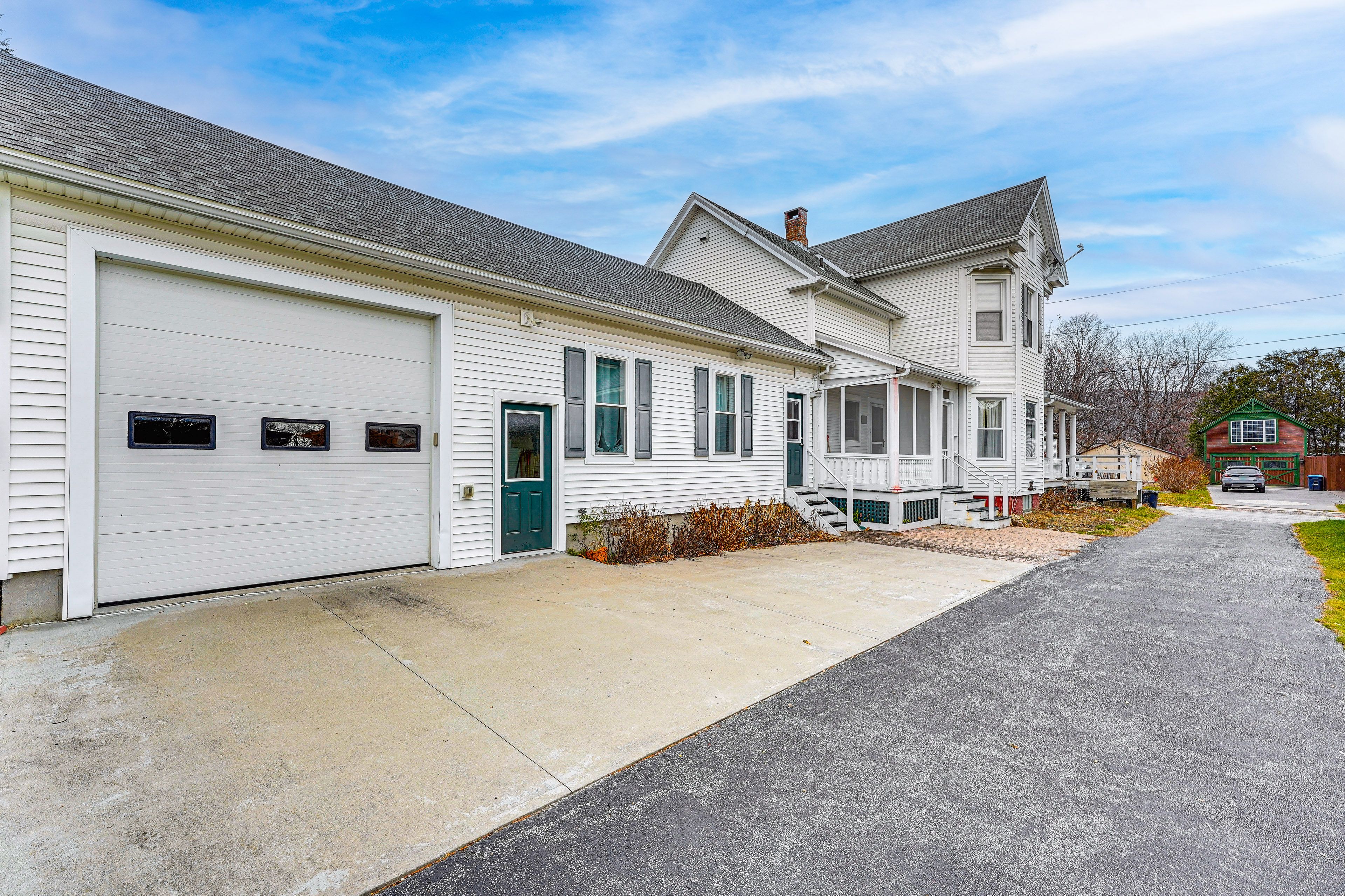 Parking | Heated Garage (1 Vehicle) | Driveway (3 Vehicles)