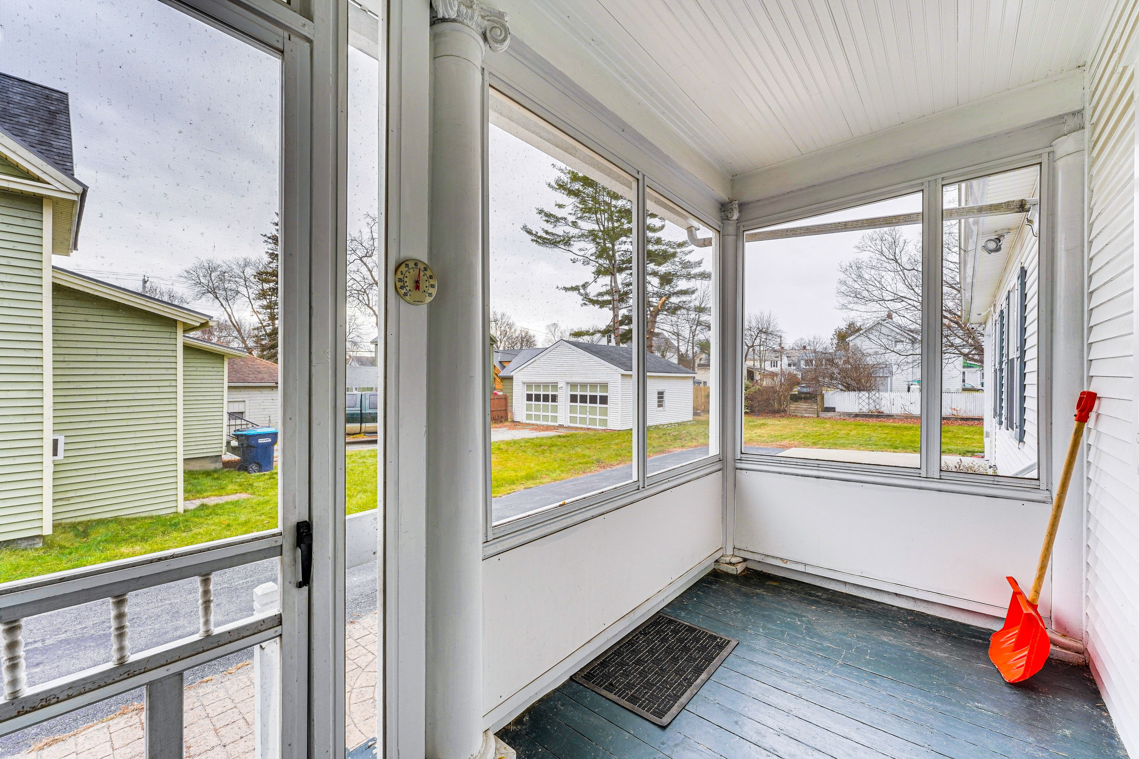 Screened-In Porch