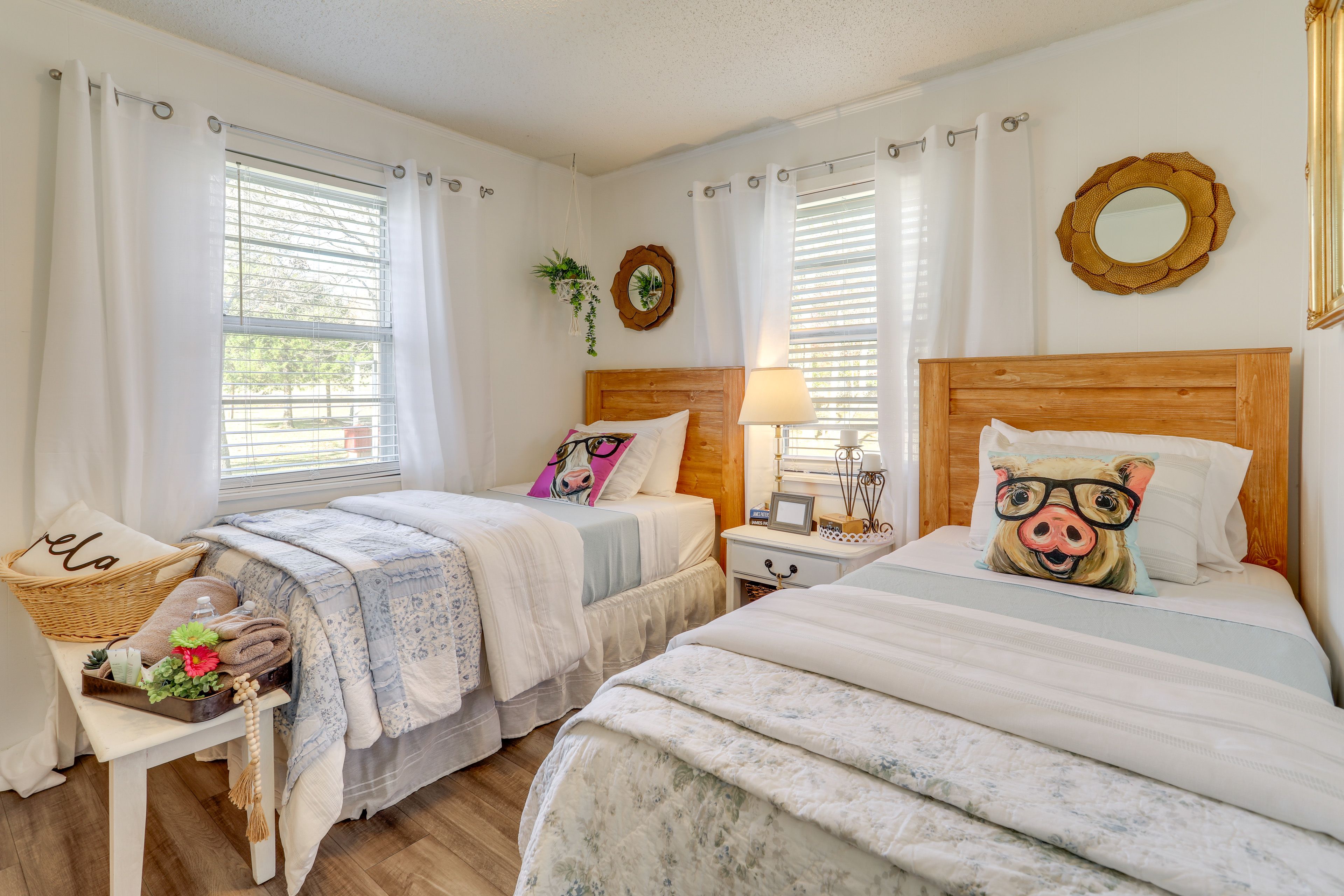 Bedroom 2 | 2 Twin Beds | Linens Provided