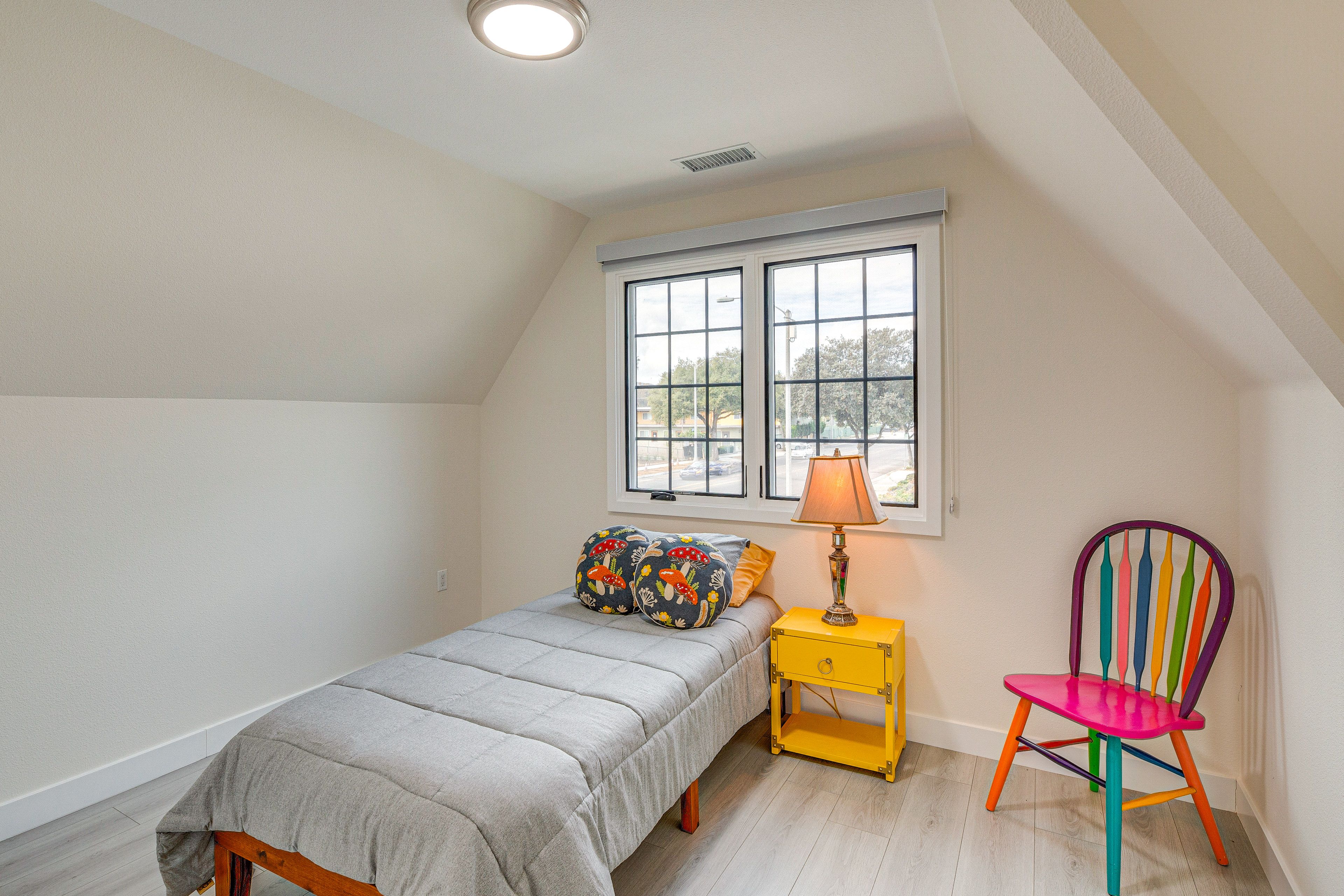 Bedroom 3 | 2nd Floor | Twin Bed