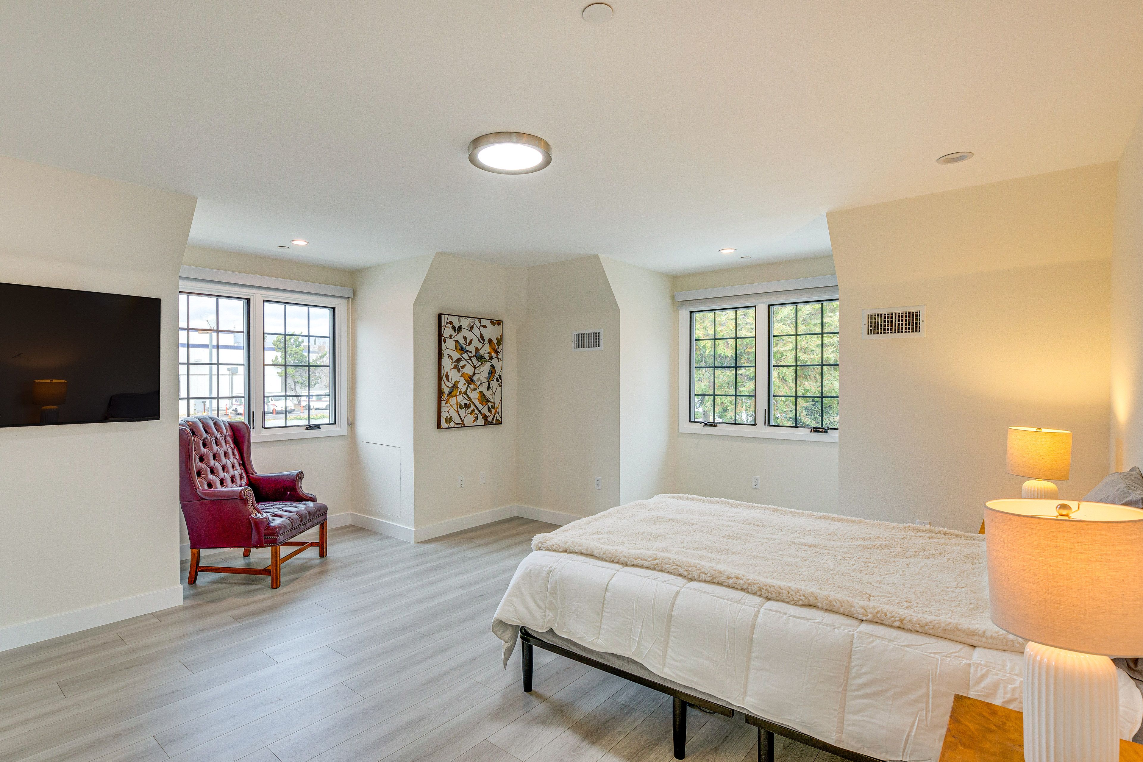 Bedroom 1 | 2nd Floor | Queen Bed