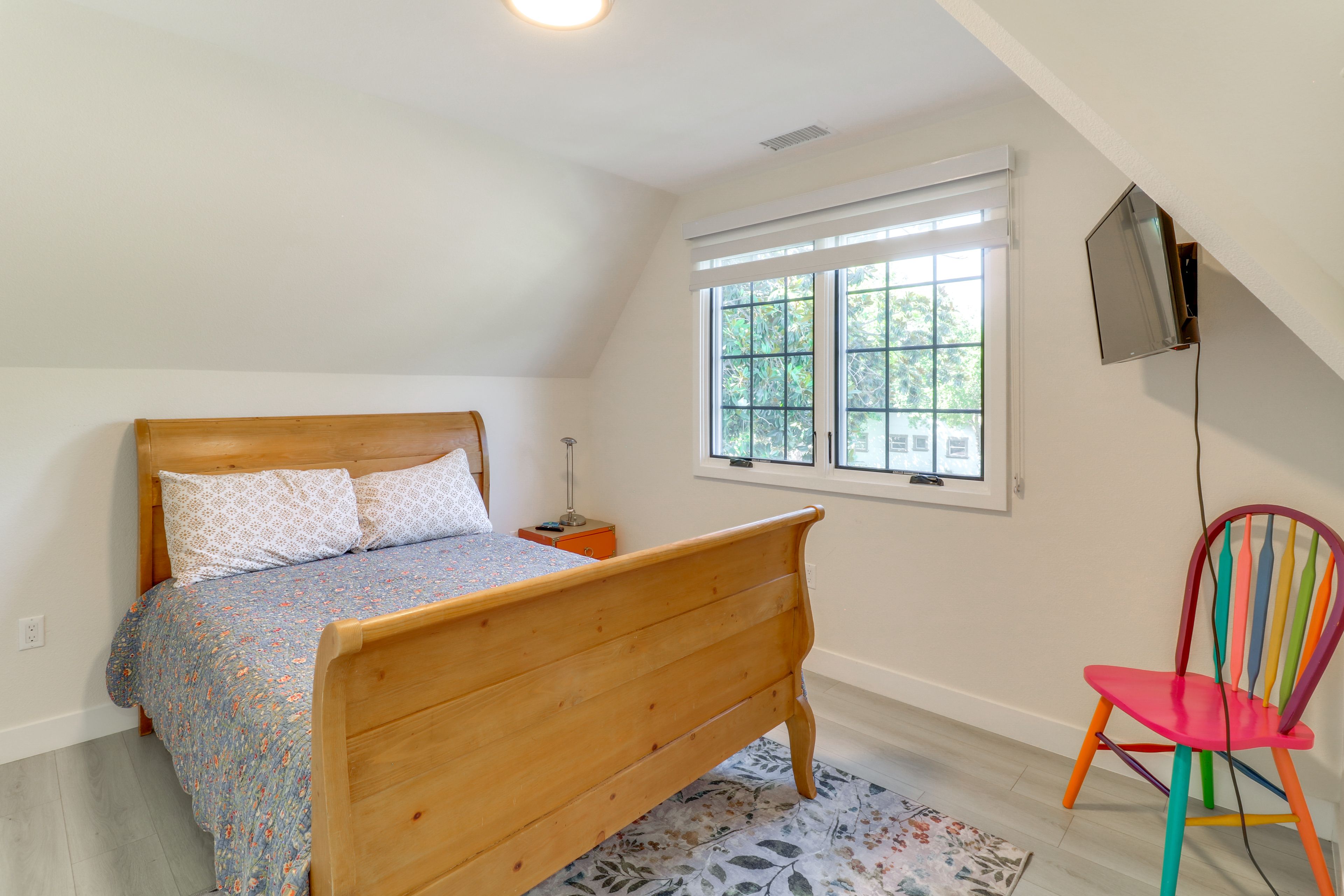 Bedroom 2 | 2nd Floor | Queen Bed