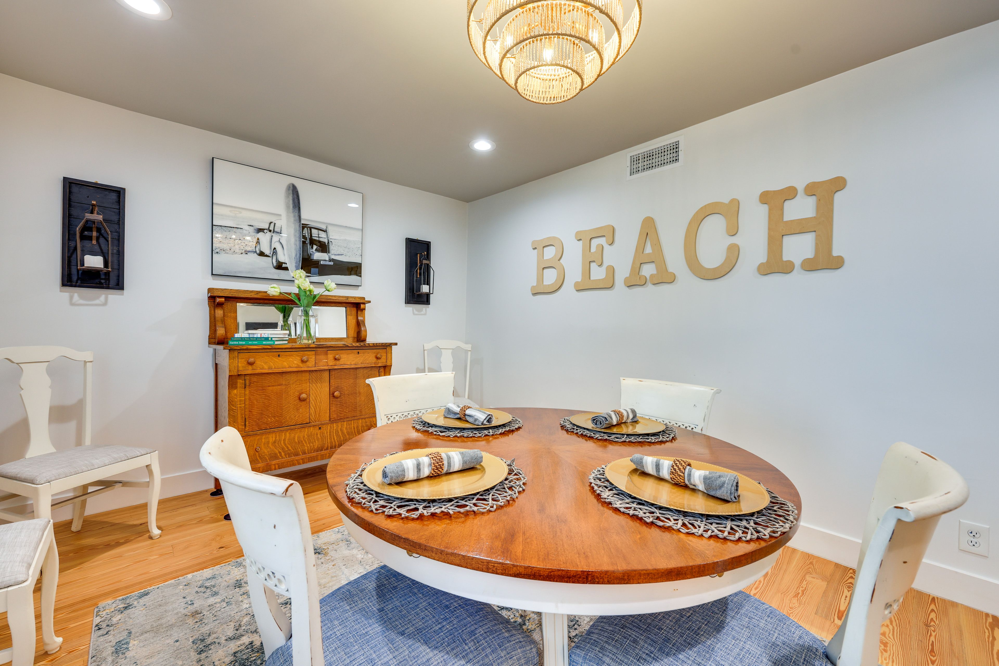 Dining Area | 2nd Floor