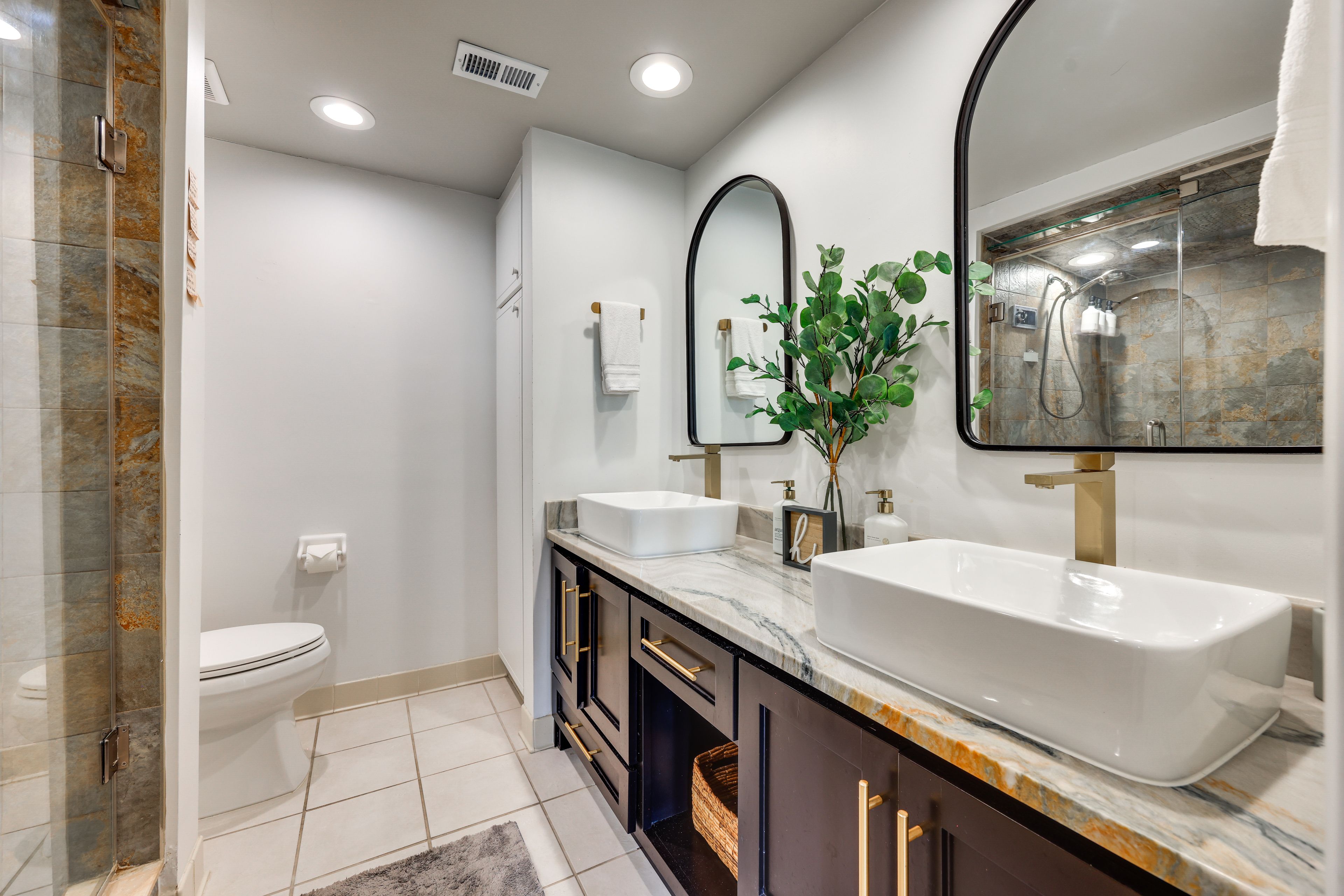 En-Suite Bathroom | 3rd Floor | Towels Provided