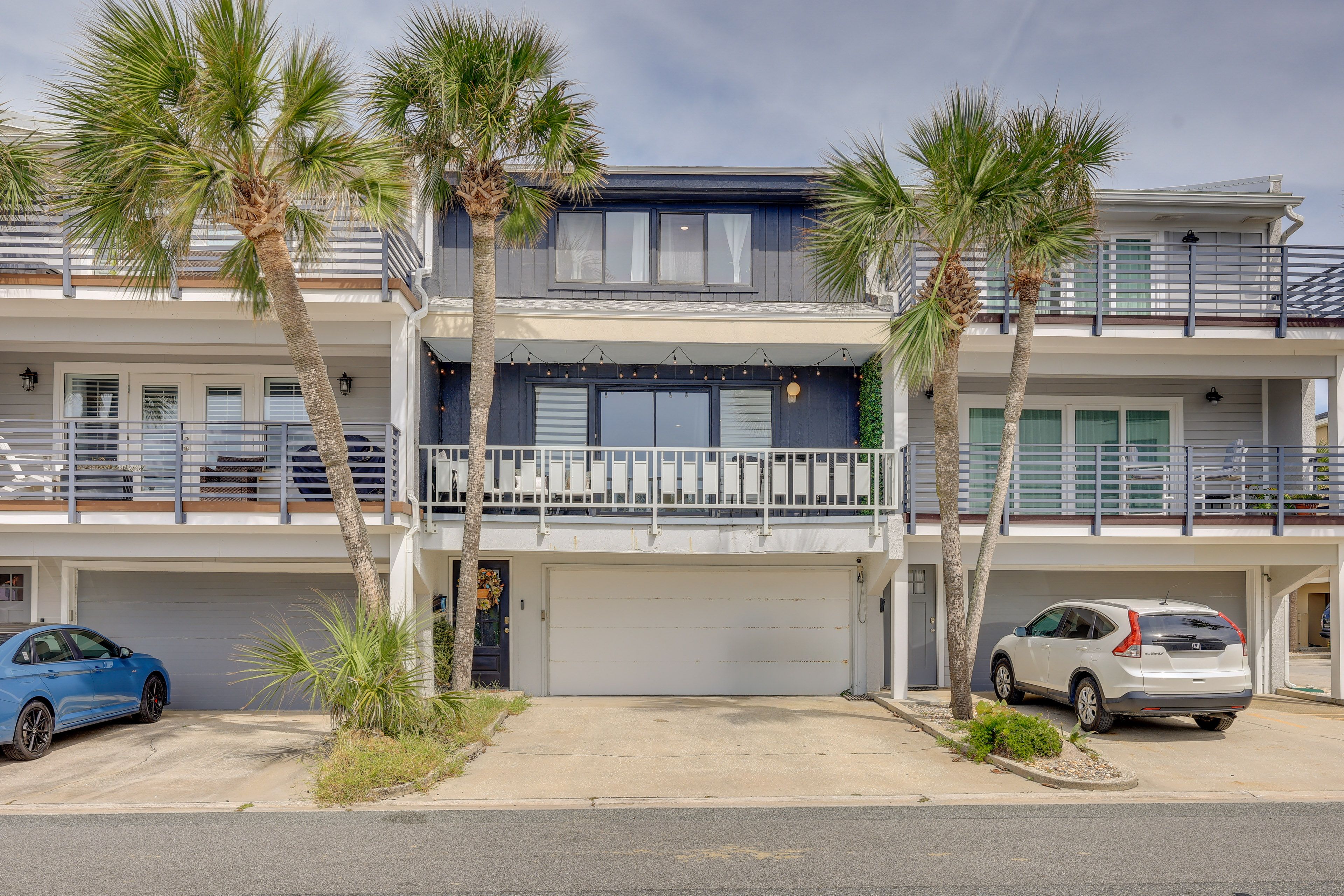 Exterior | 3-Story Townhome | 2 Mi to Jacksonville Beach Pier