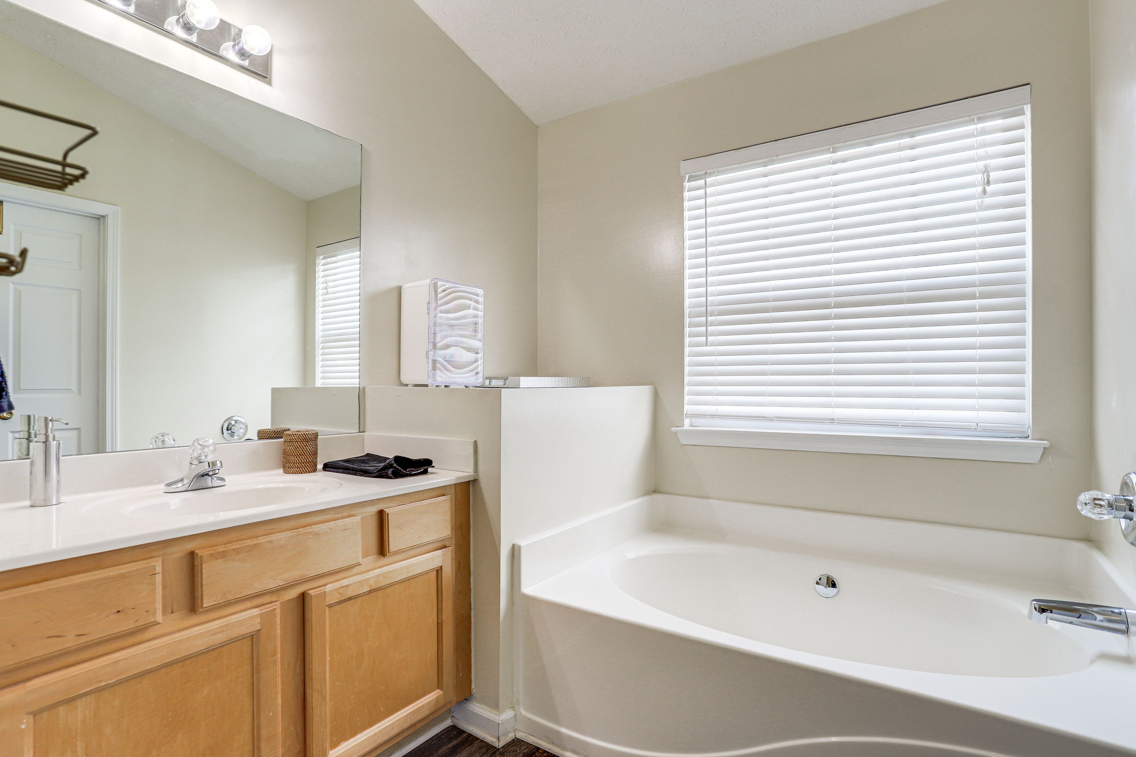 En-Suite Bathroom | Towels Provided