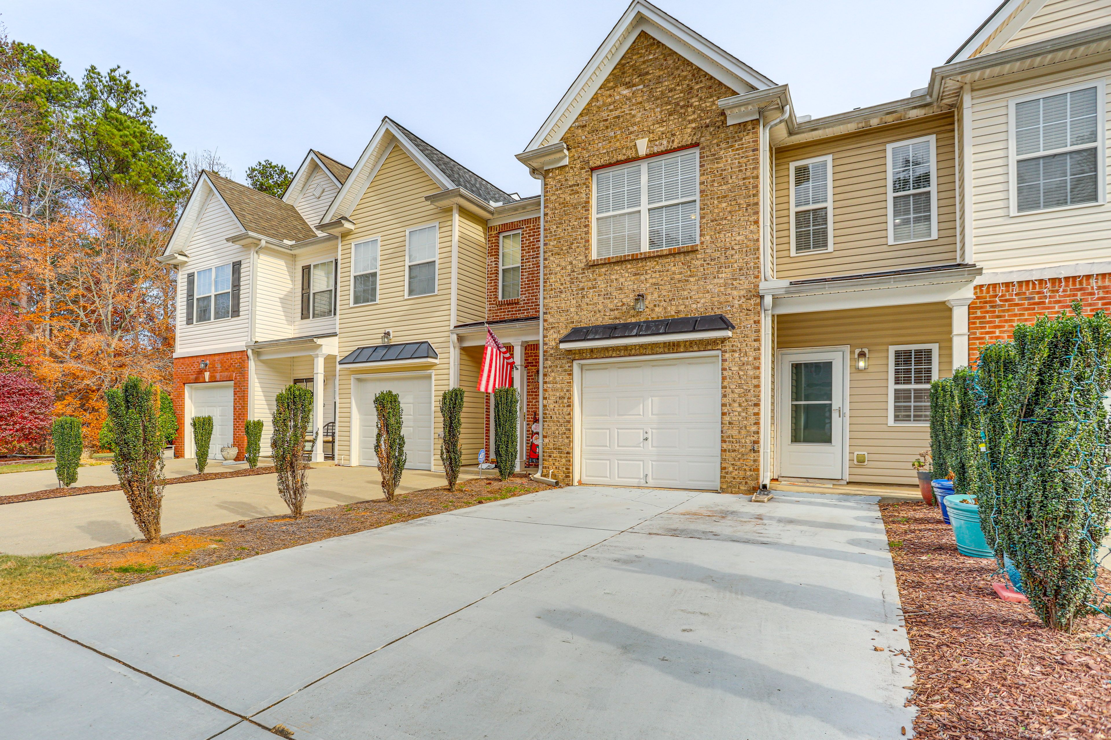 Parking | Driveway (1 Vehicle) | Garage (1 Vehicle) | Free Street Parking