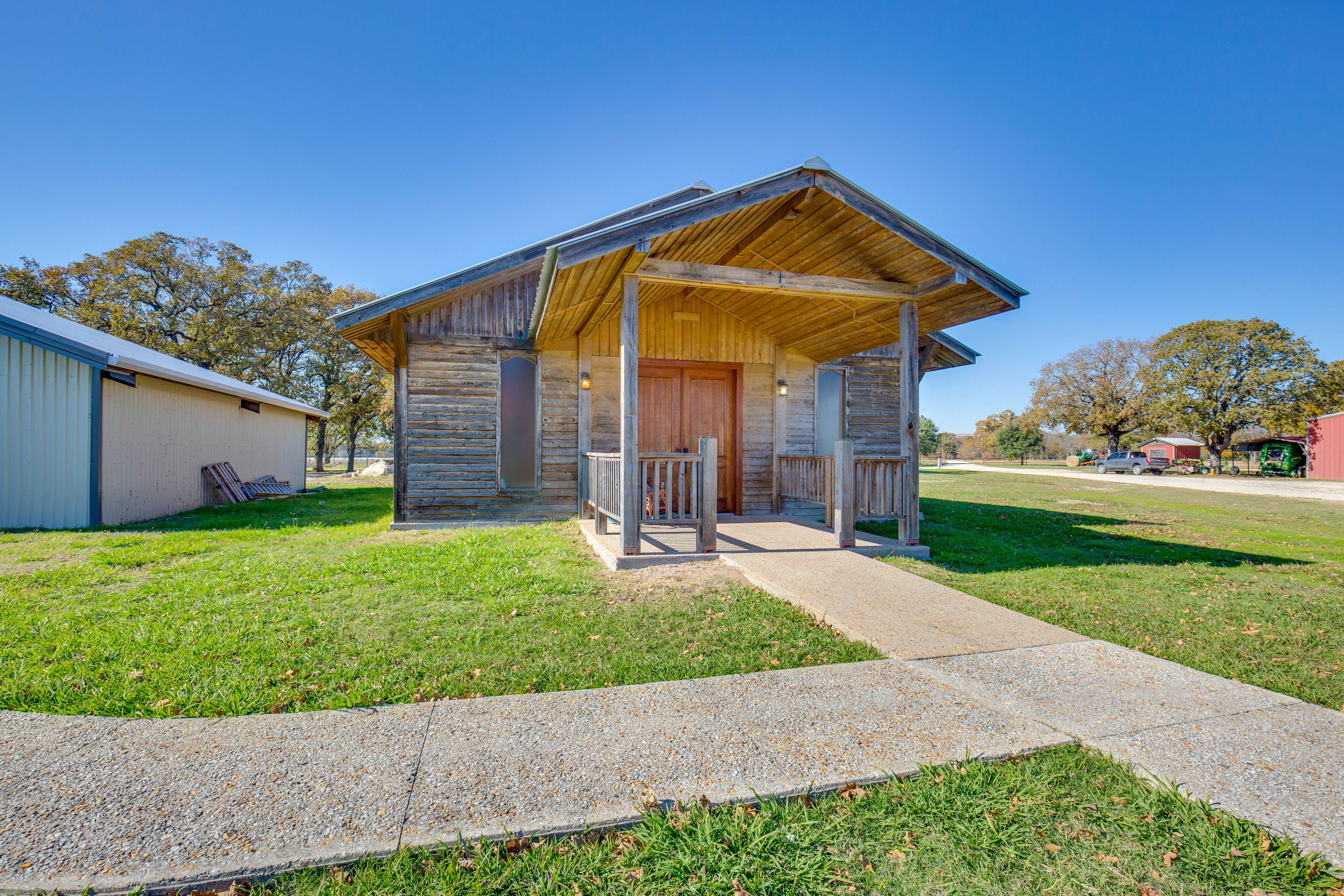 Parking | Parking Spot (1 Vehicle) | Fenced Parking Lot | RV Parking Allowed