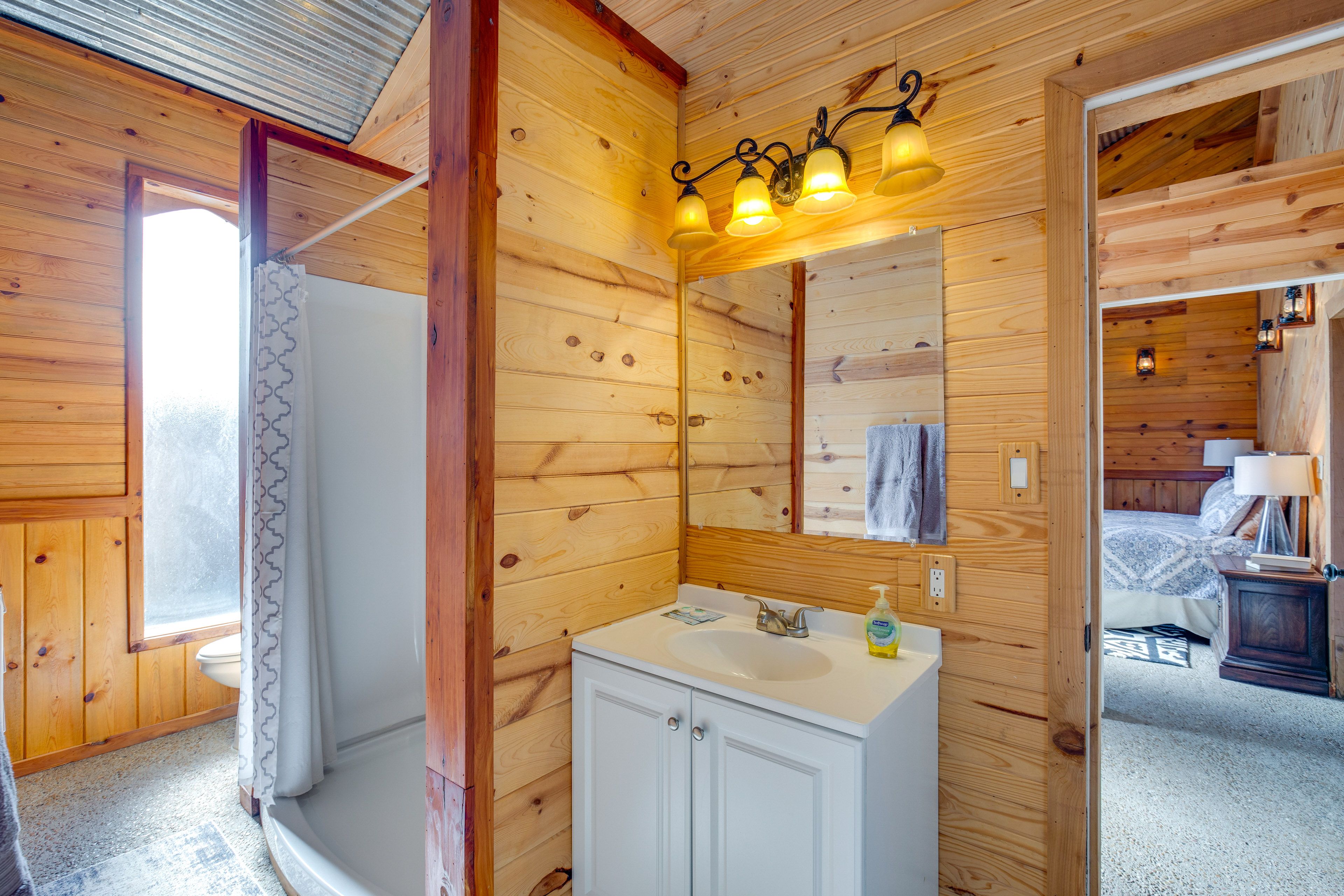 Full Bathroom
