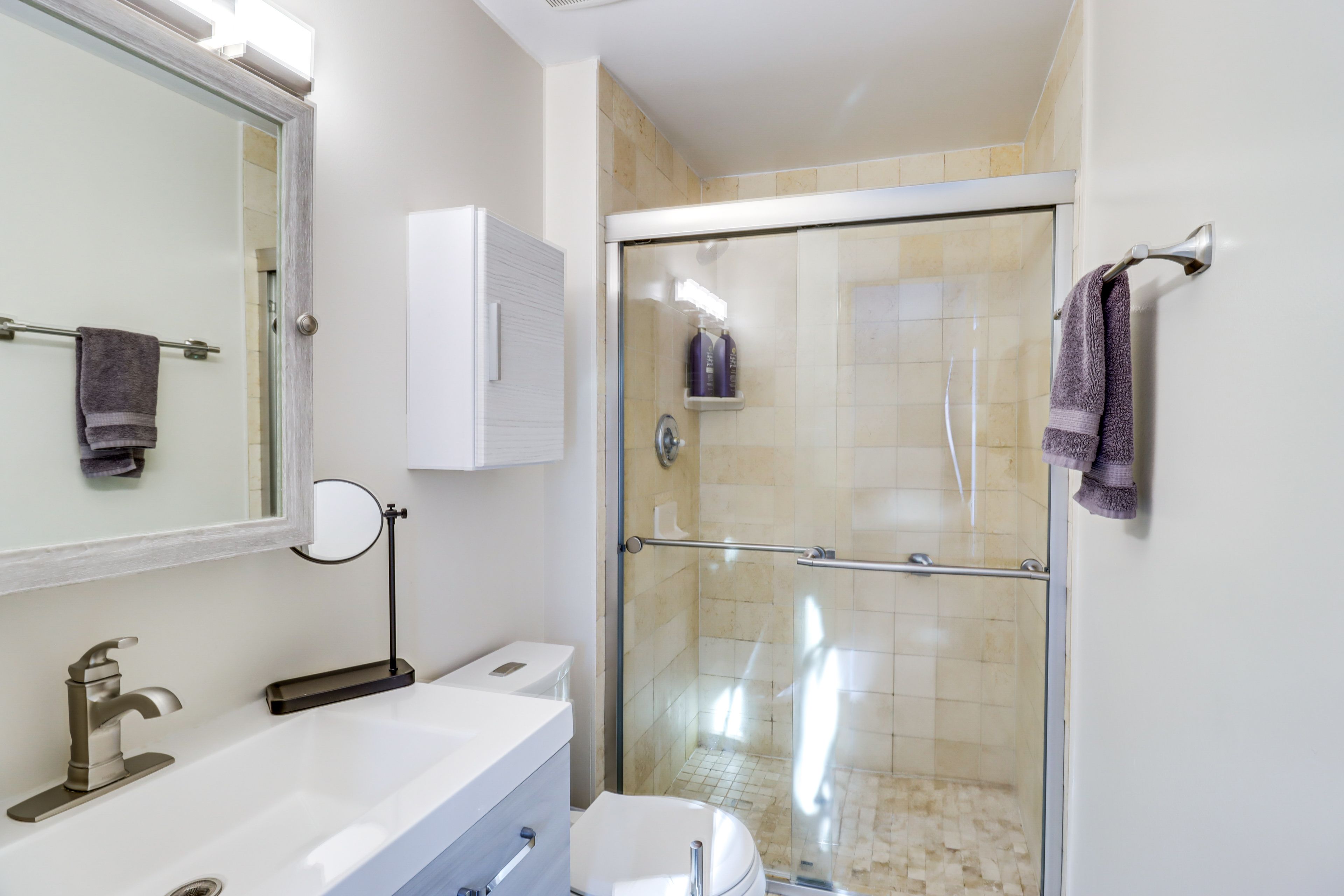 En-Suite Bathroom | Upper Level