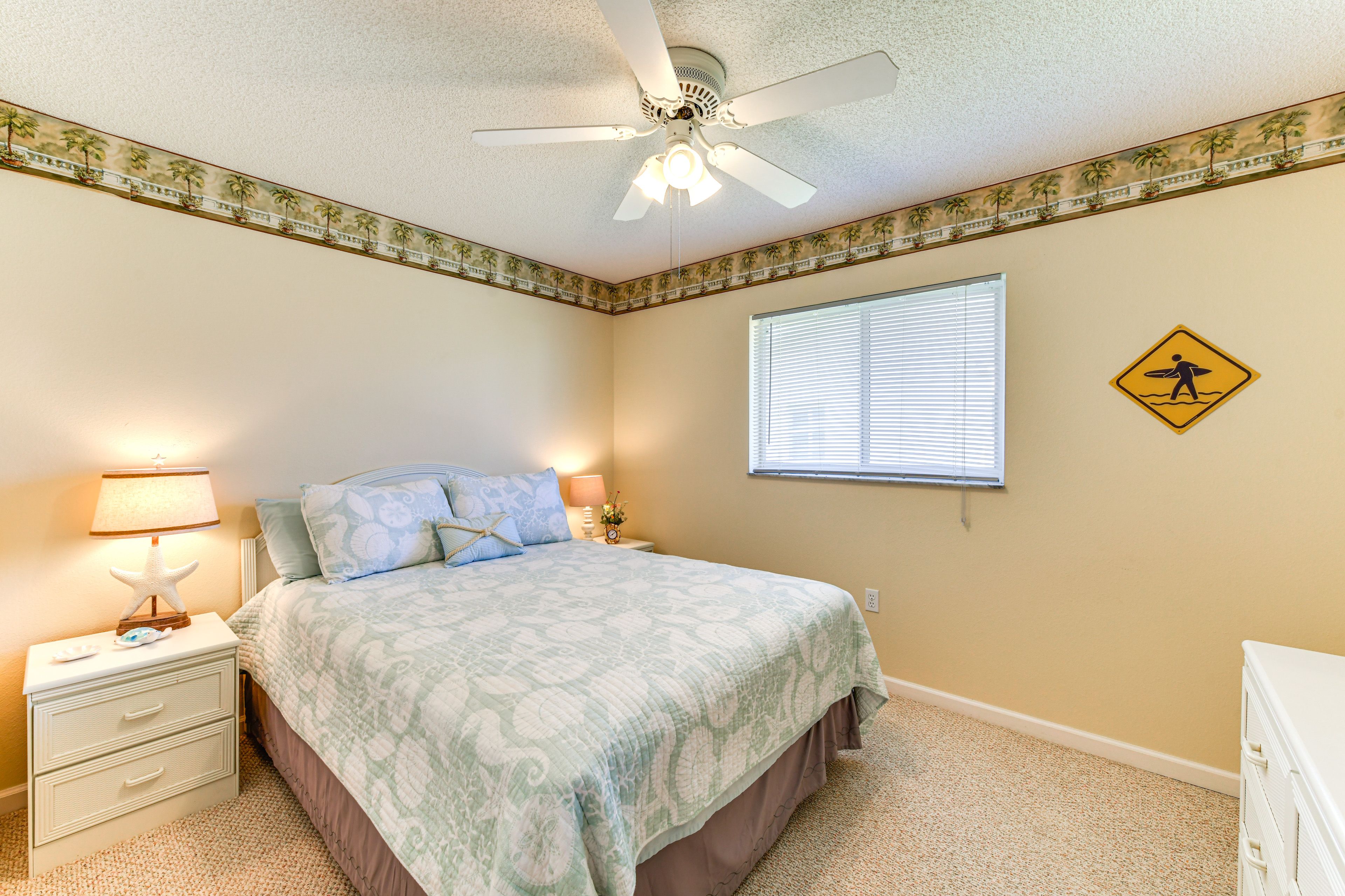 Bedroom 3 | Queen Bed