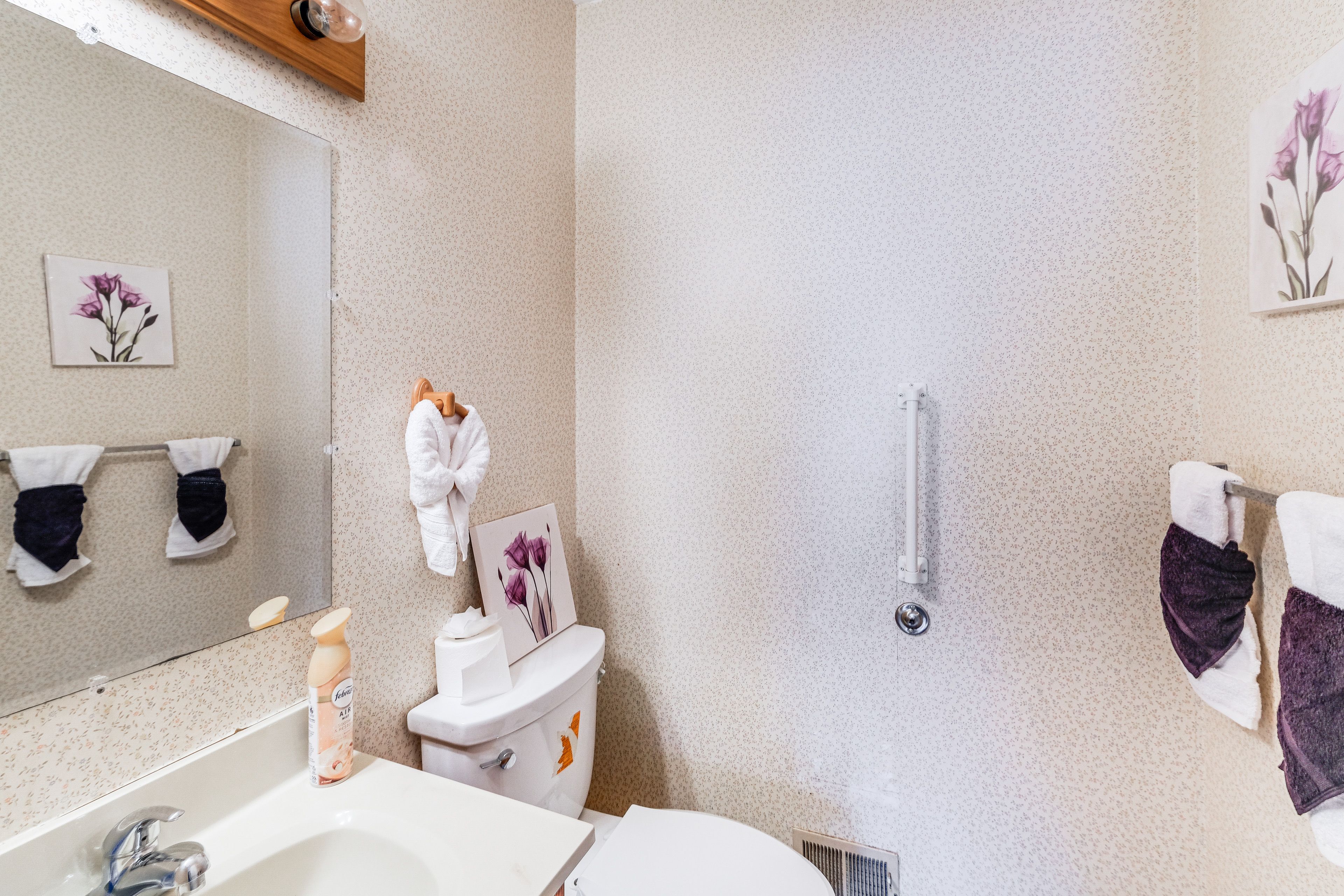 Half Bathroom | 1st Floor