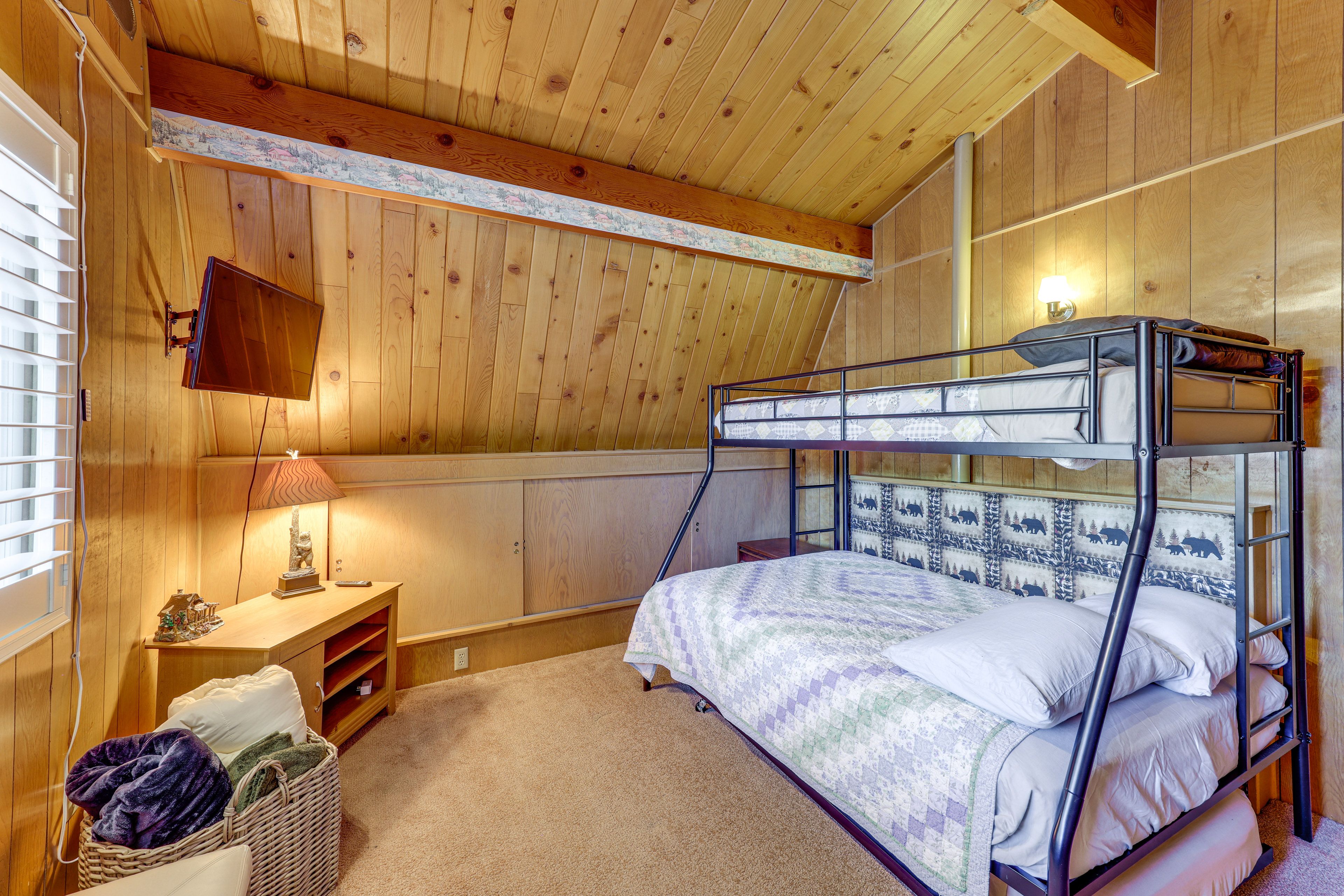 Bedroom 2 | Twin/Full Bunk Bed w/ Twin Trundle | Smart TV | 2nd Floor