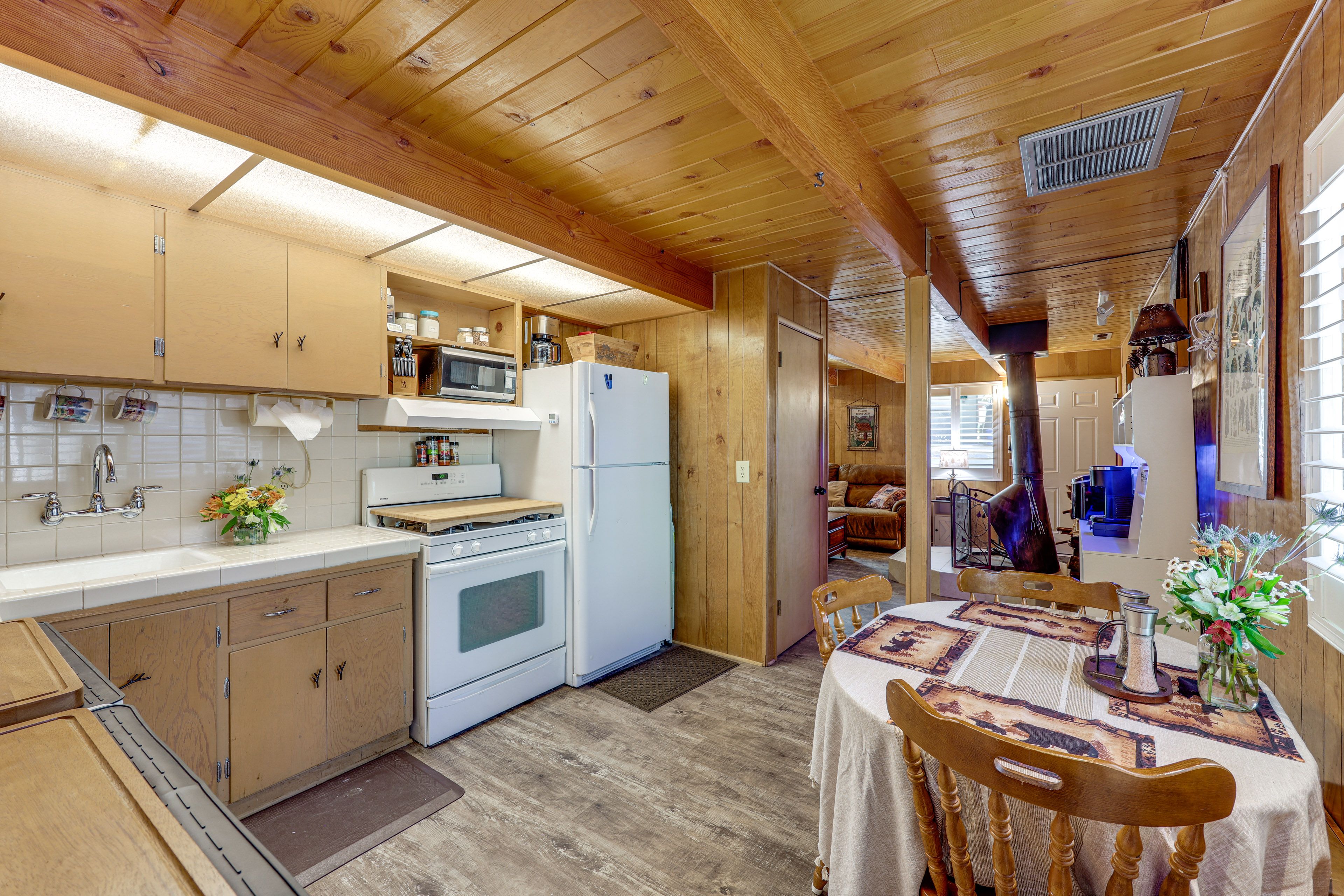 Kitchen | Cooking Basics | Toaster | Washer & Dryer | 1st Floor