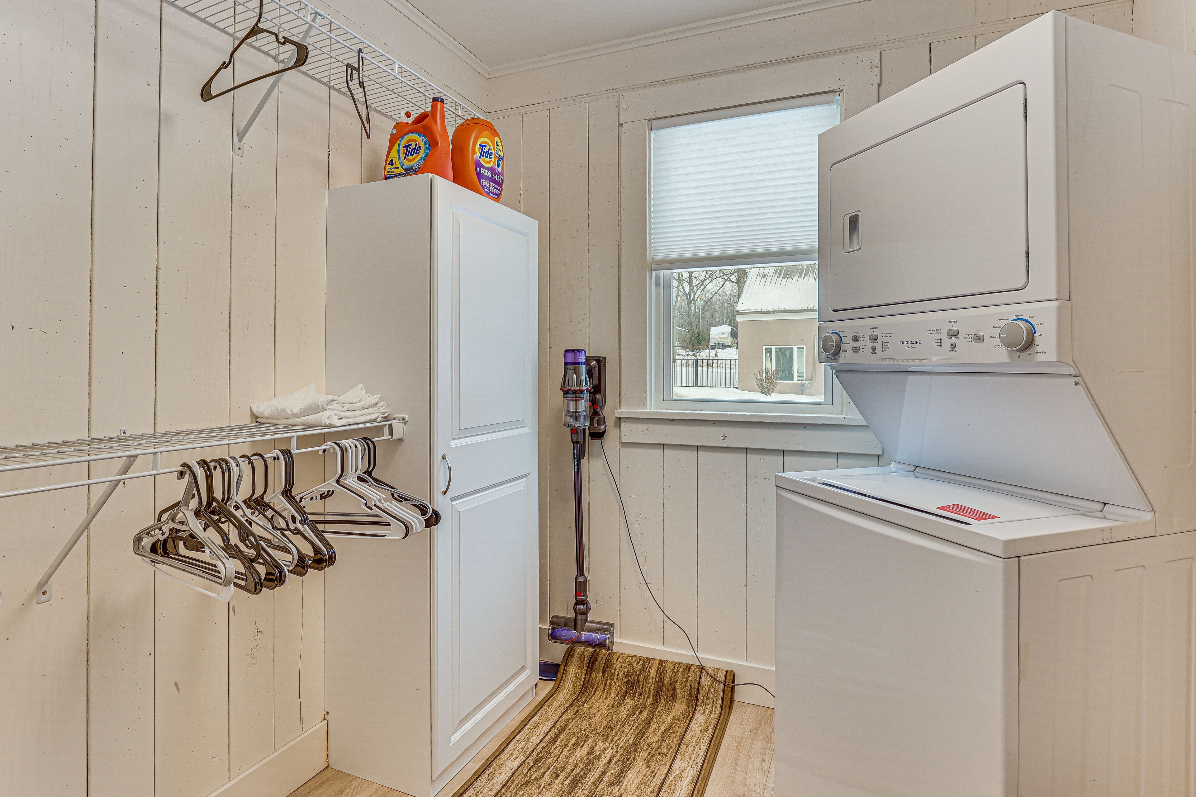 Walk-In Closet | Washer & Dryer