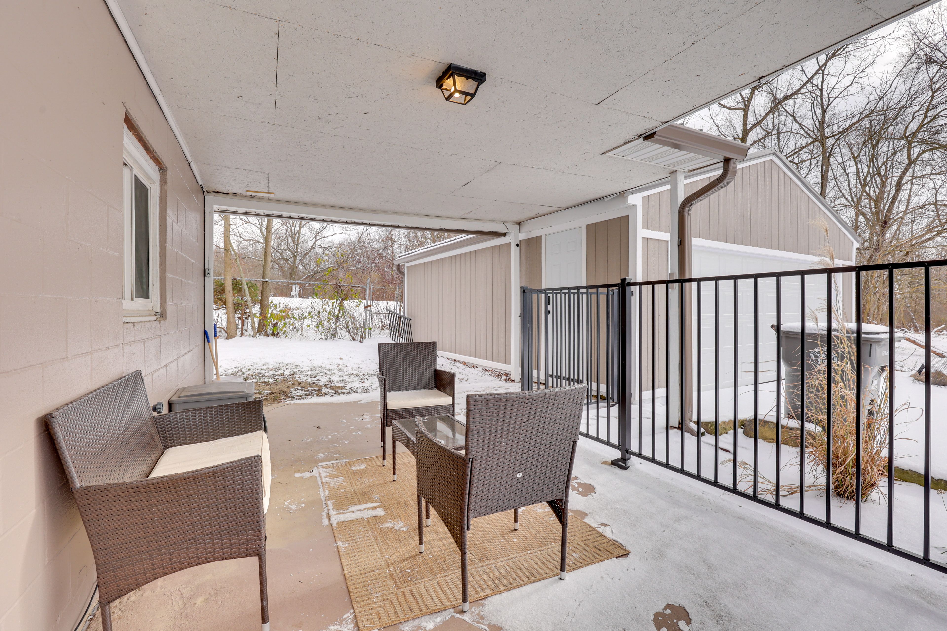 Furnished Patio