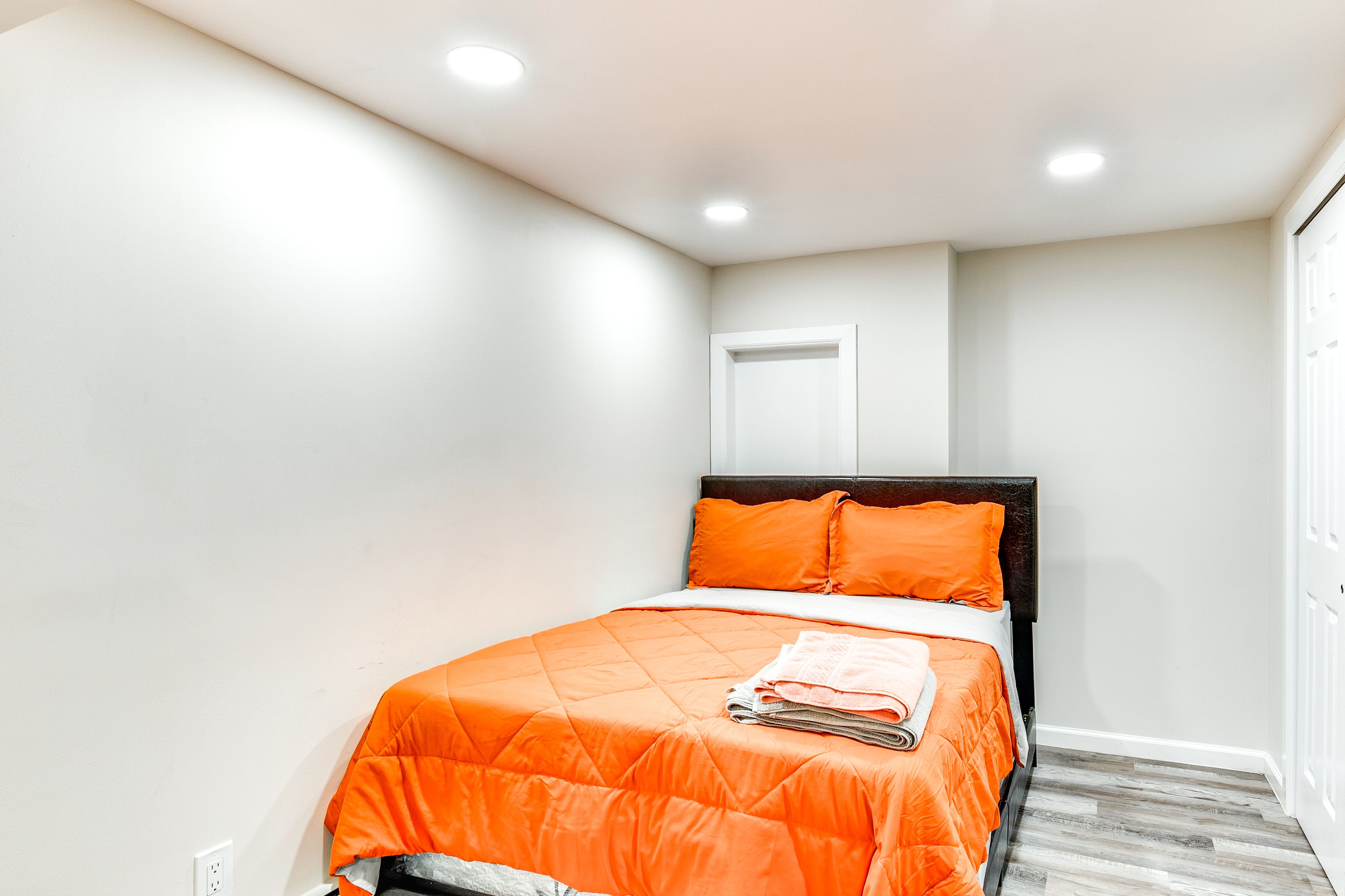 Bedroom 1 | Full Bed