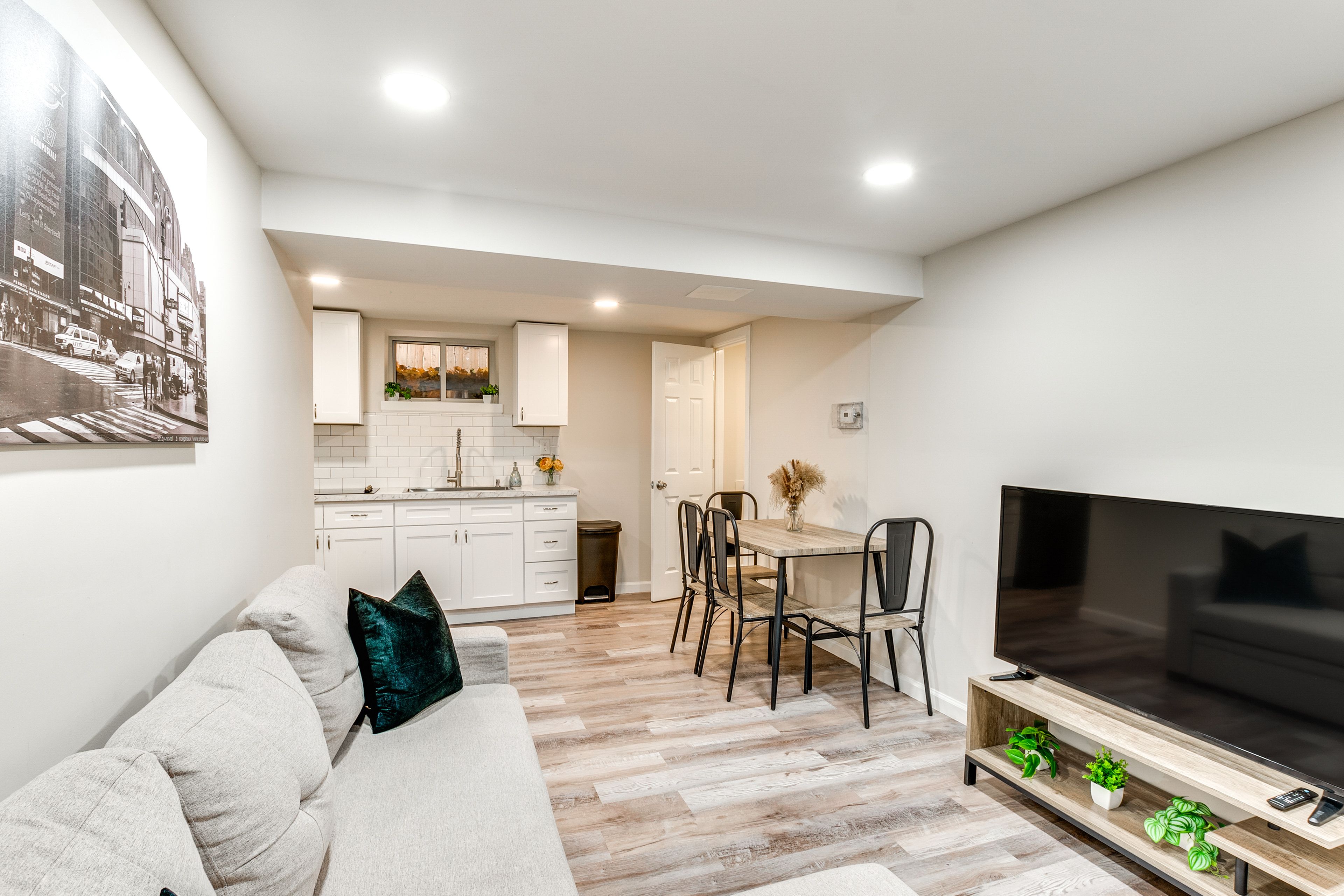 Mount Vernon Vacation Rental | 2BR | 1BA | 800 Sq Ft | 9 Steps Required