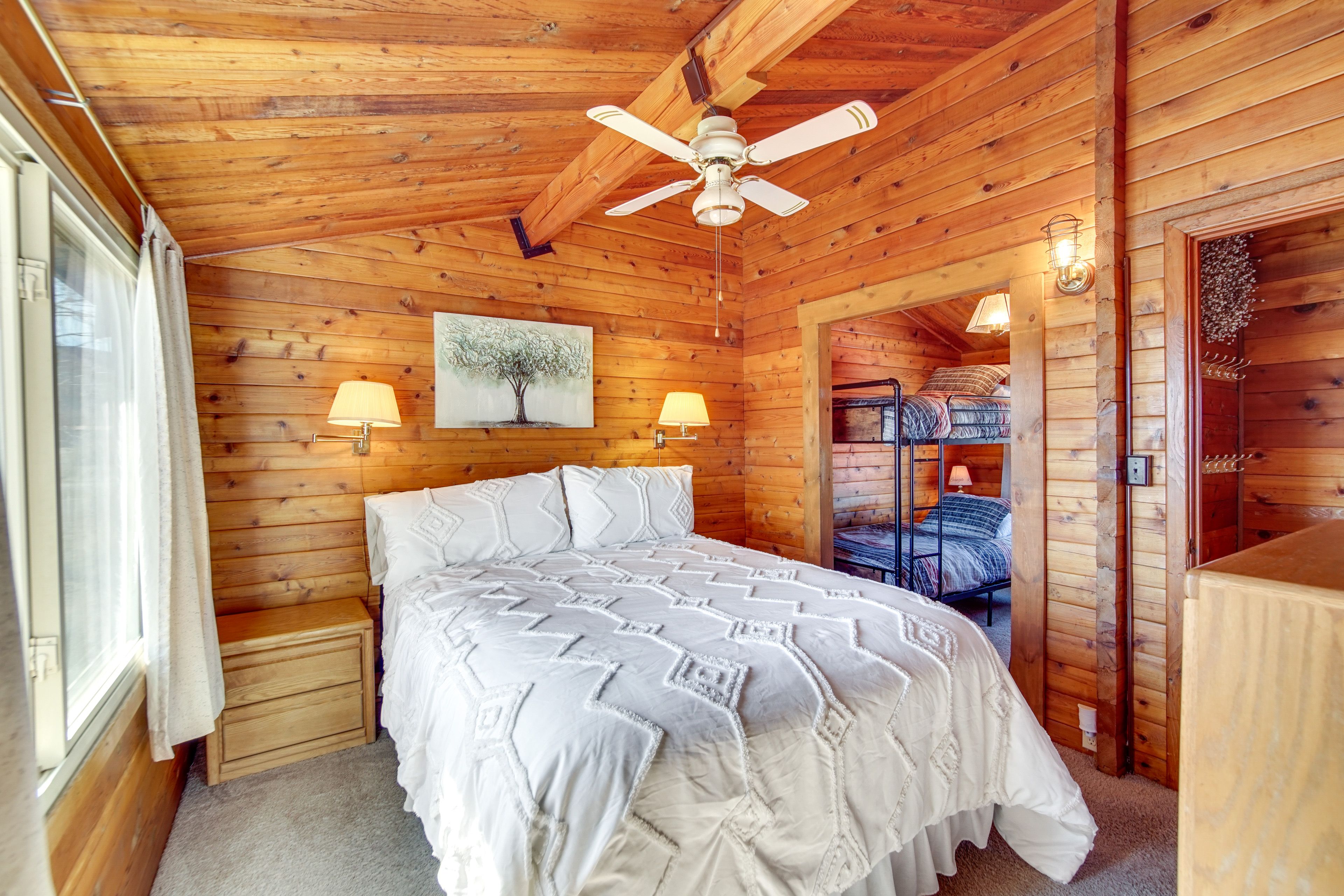 Bedroom 1 | Queen Bed | Twin Bunk Bed | Smart TV | Main Level