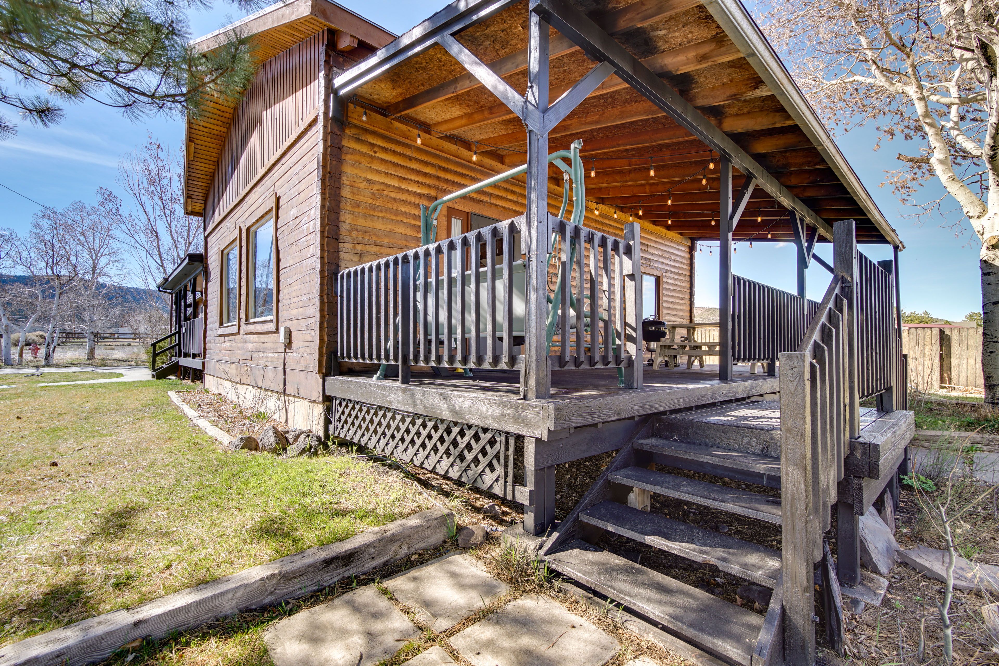 Cabin Exterior | Fire Pit