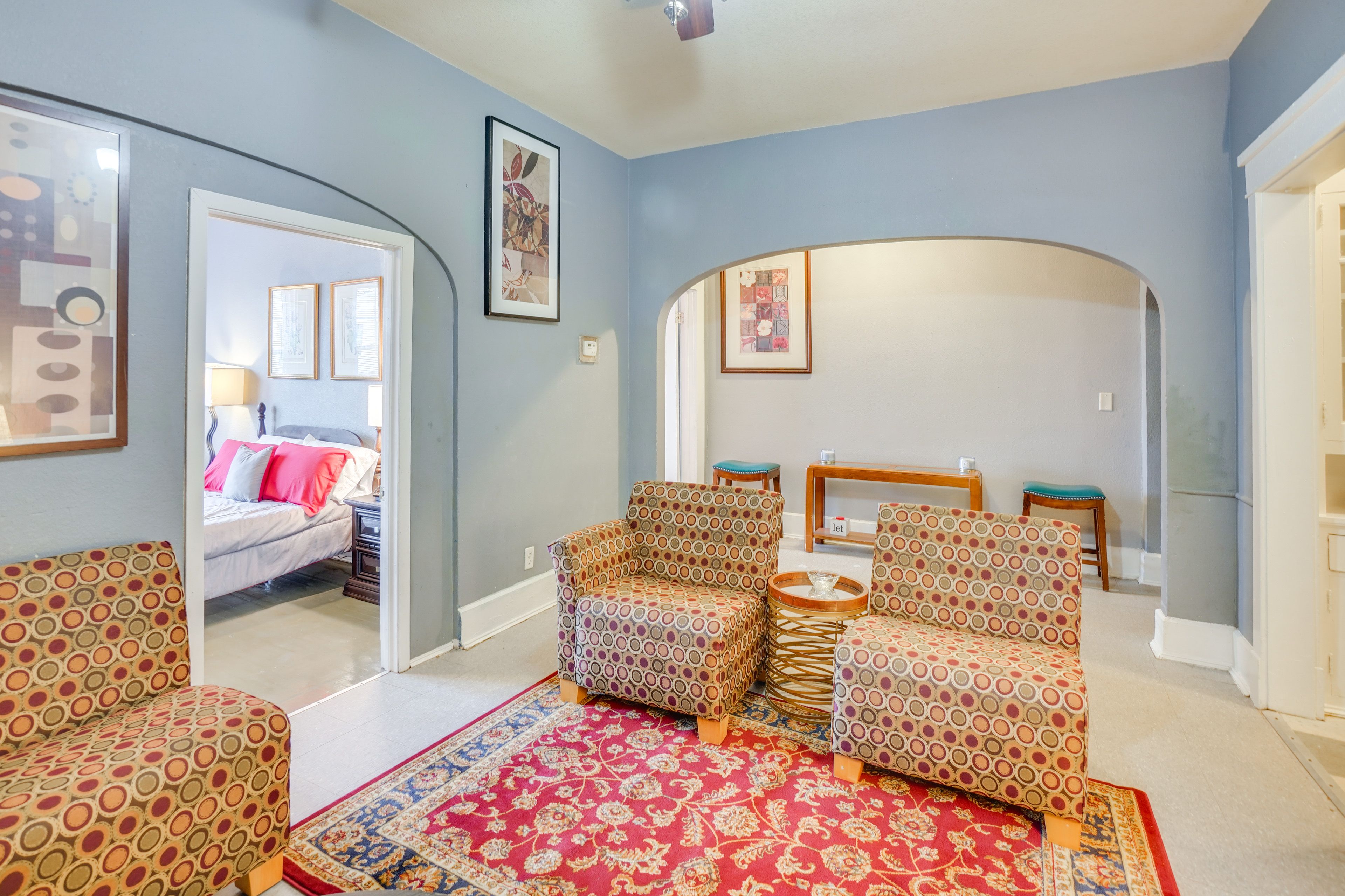 Living Room | Smart TV | Free WiFi | Board Games