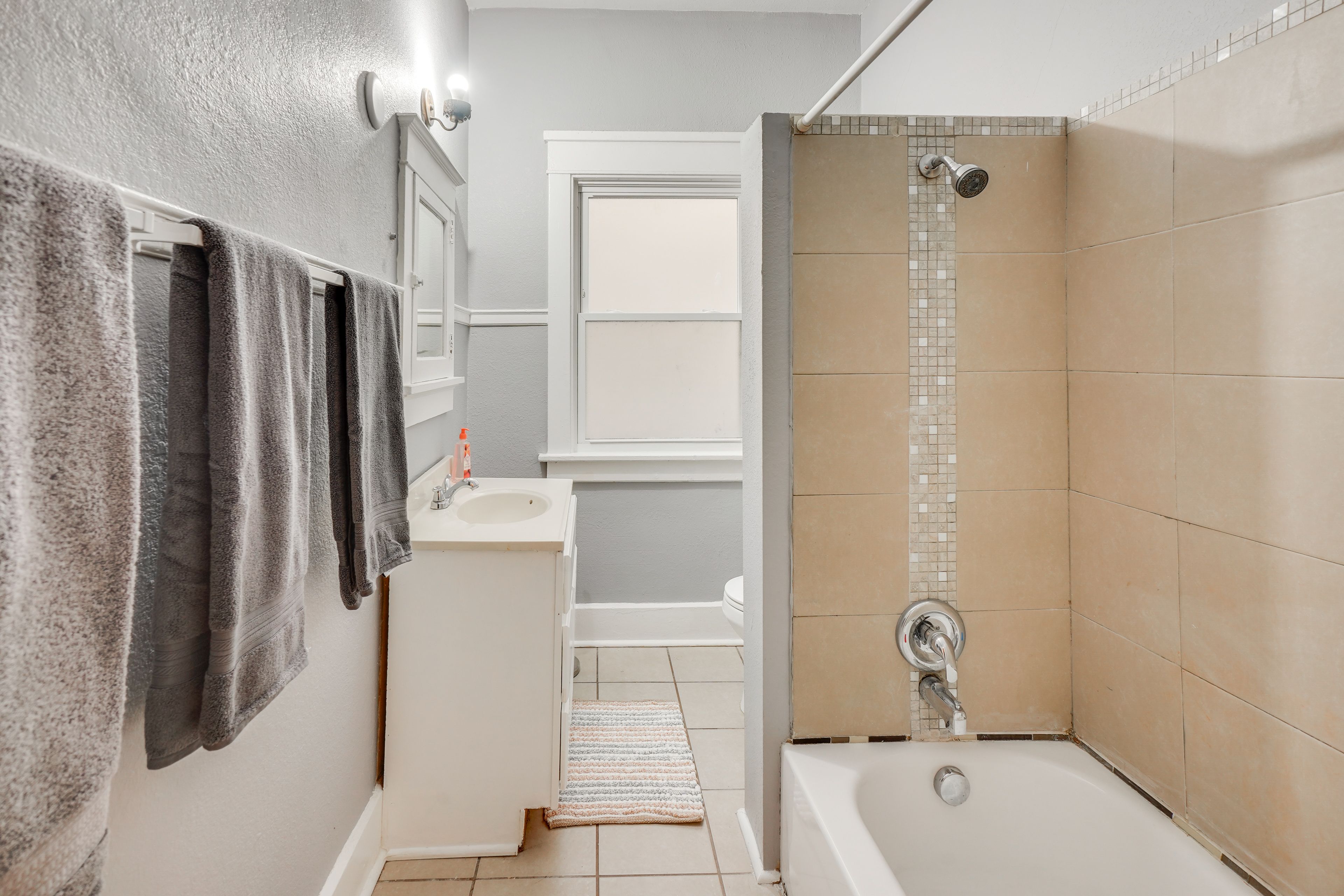 Full Bath | Towels | Hair Dryer