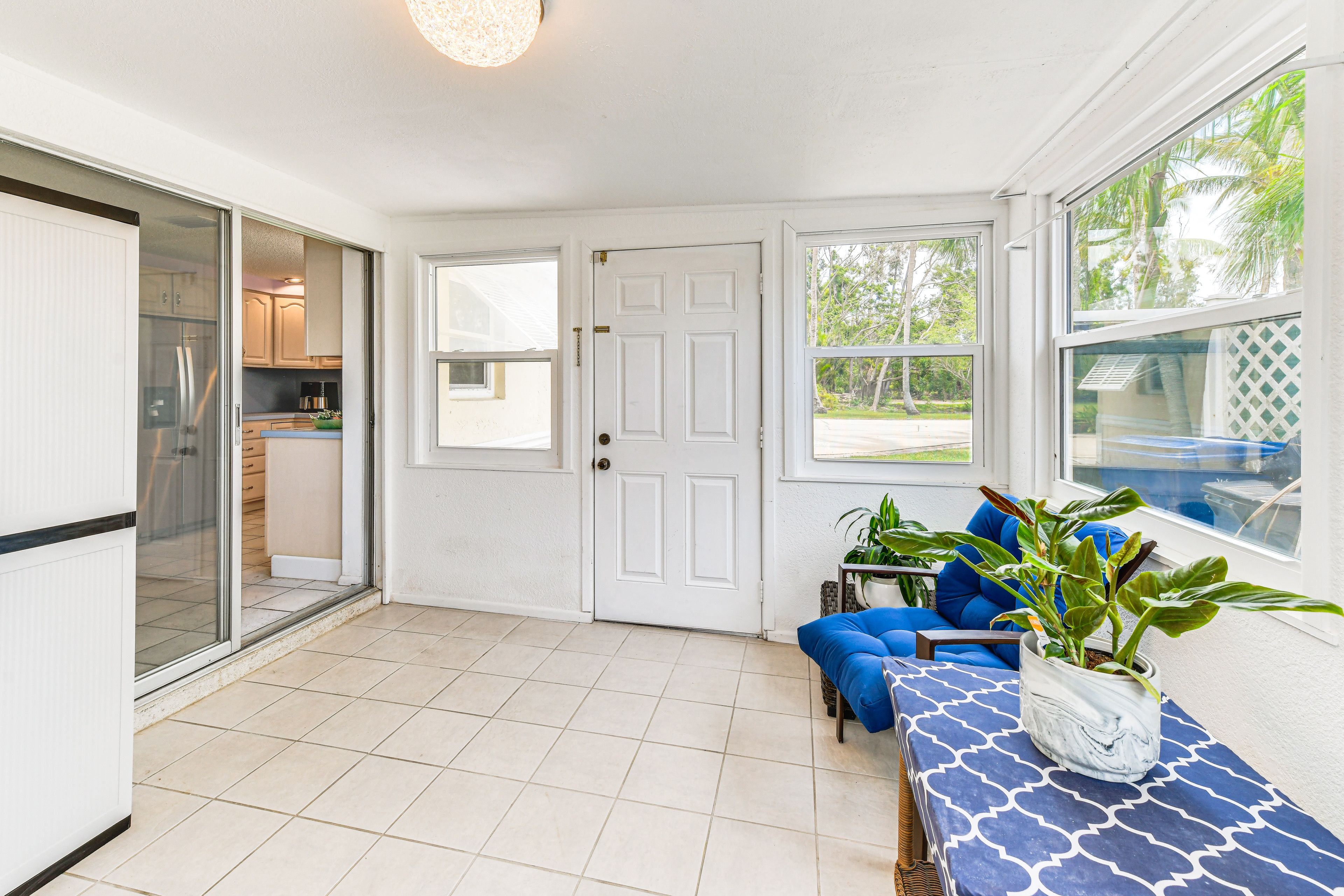 Sunroom | Laundry Closet