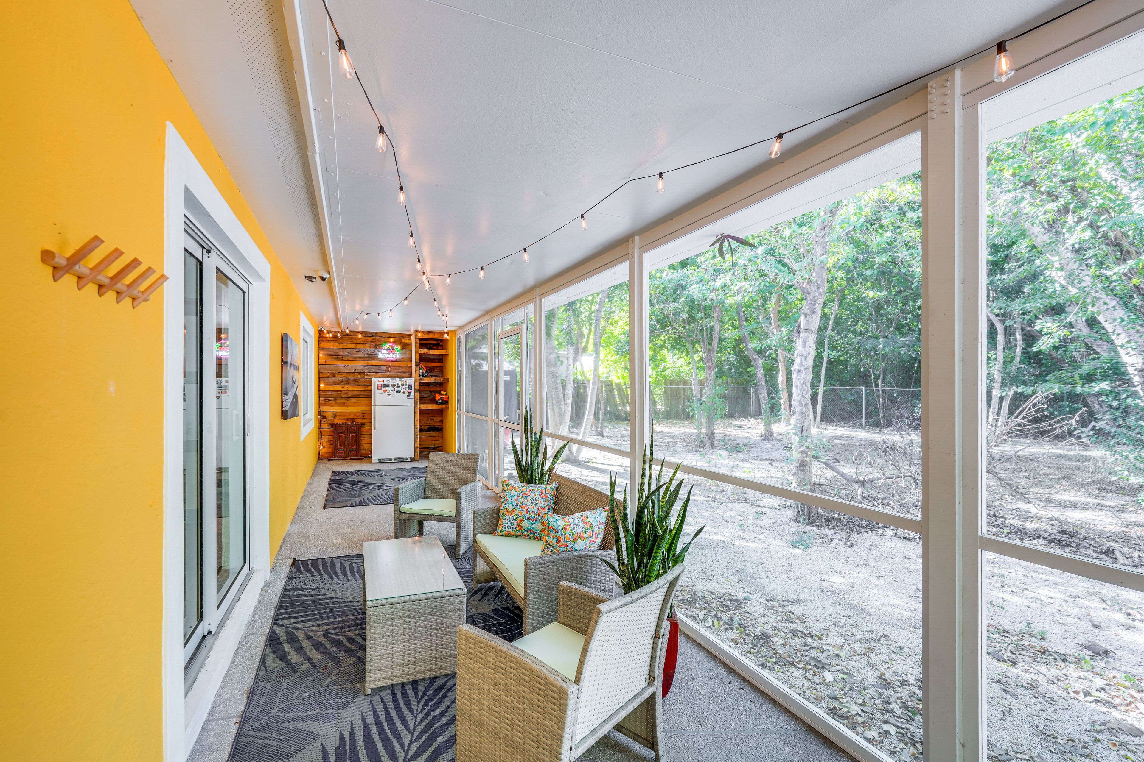 Tavernier Vacation Rental | 3BR | 2BA | 1,600 Sq Ft | Small Step to Enter