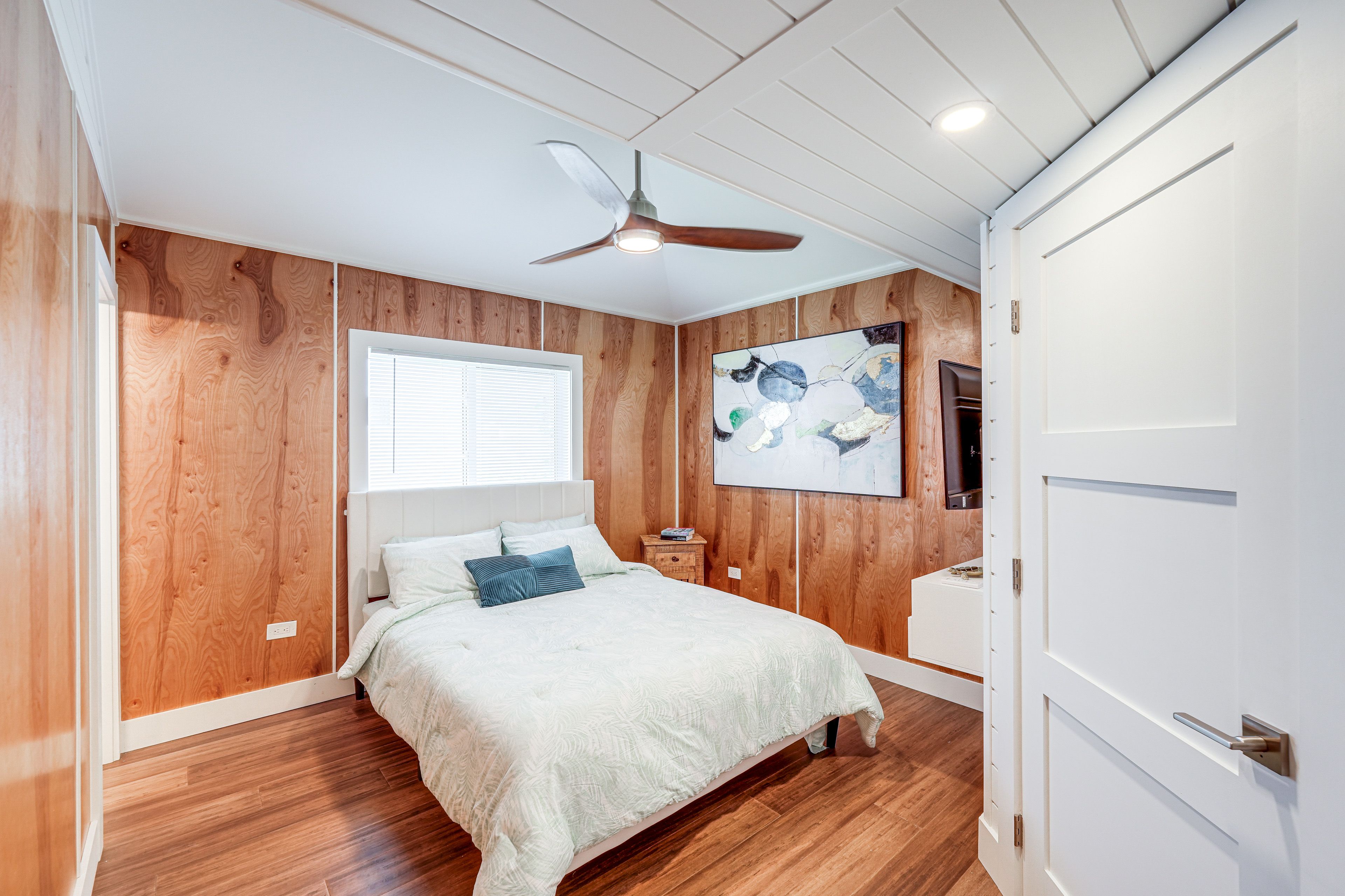 Bedroom 2 | Queen Bed | Smart TV | Loft w/ Full Air Mattress