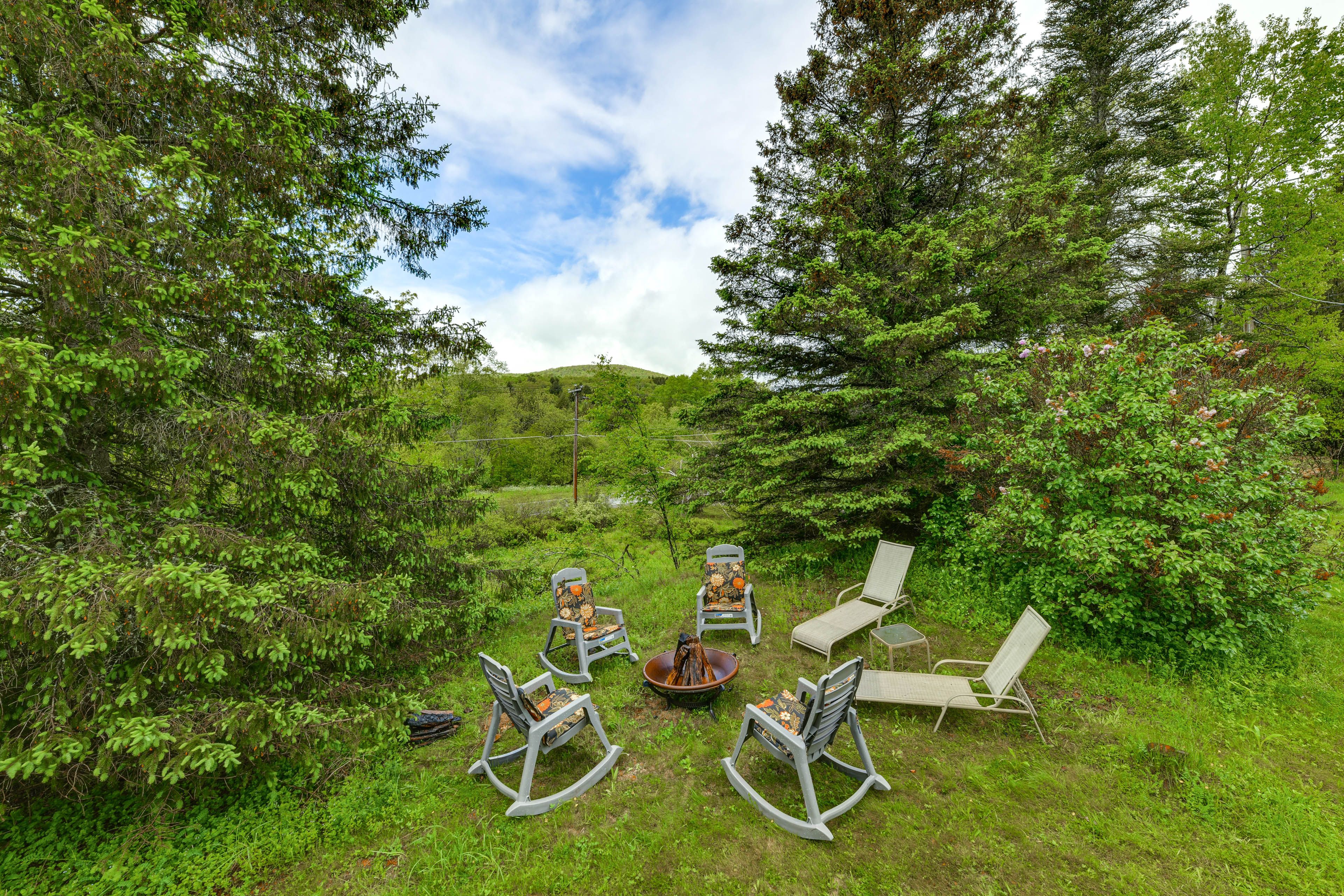 Wood-Burning Fire Pit | Mountain Views