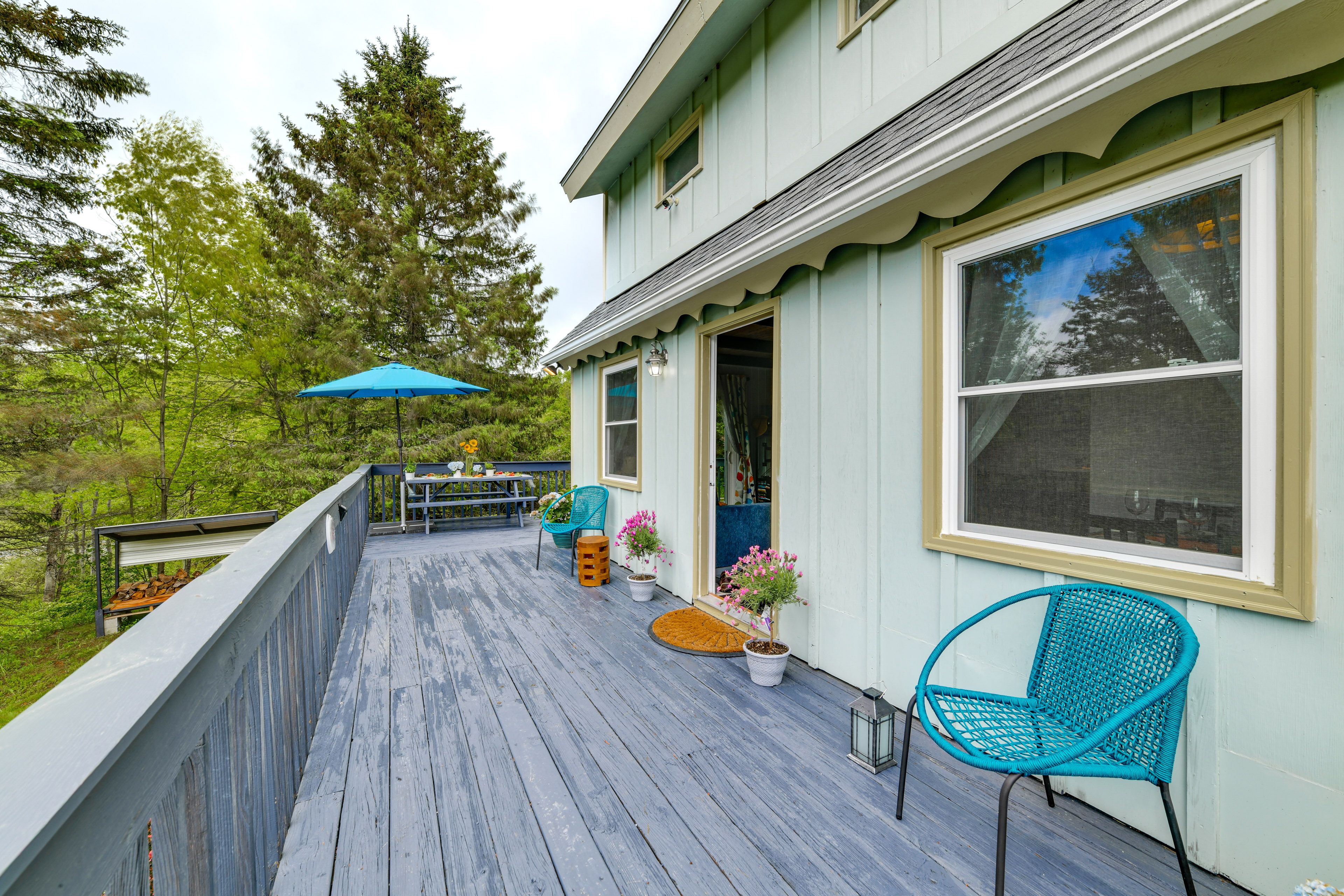 Deck | Mountain Views