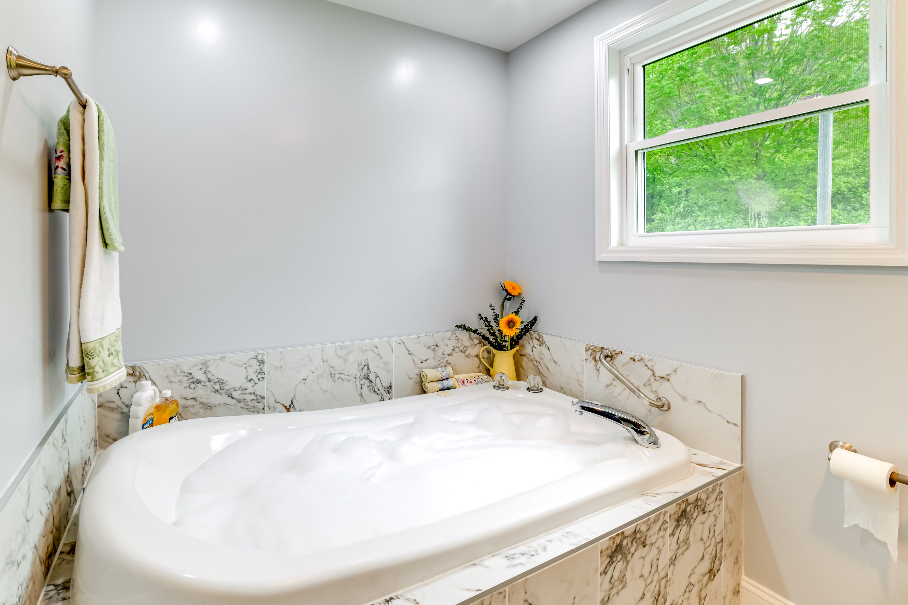 En-Suite Bathroom | Jetted Tub for 2