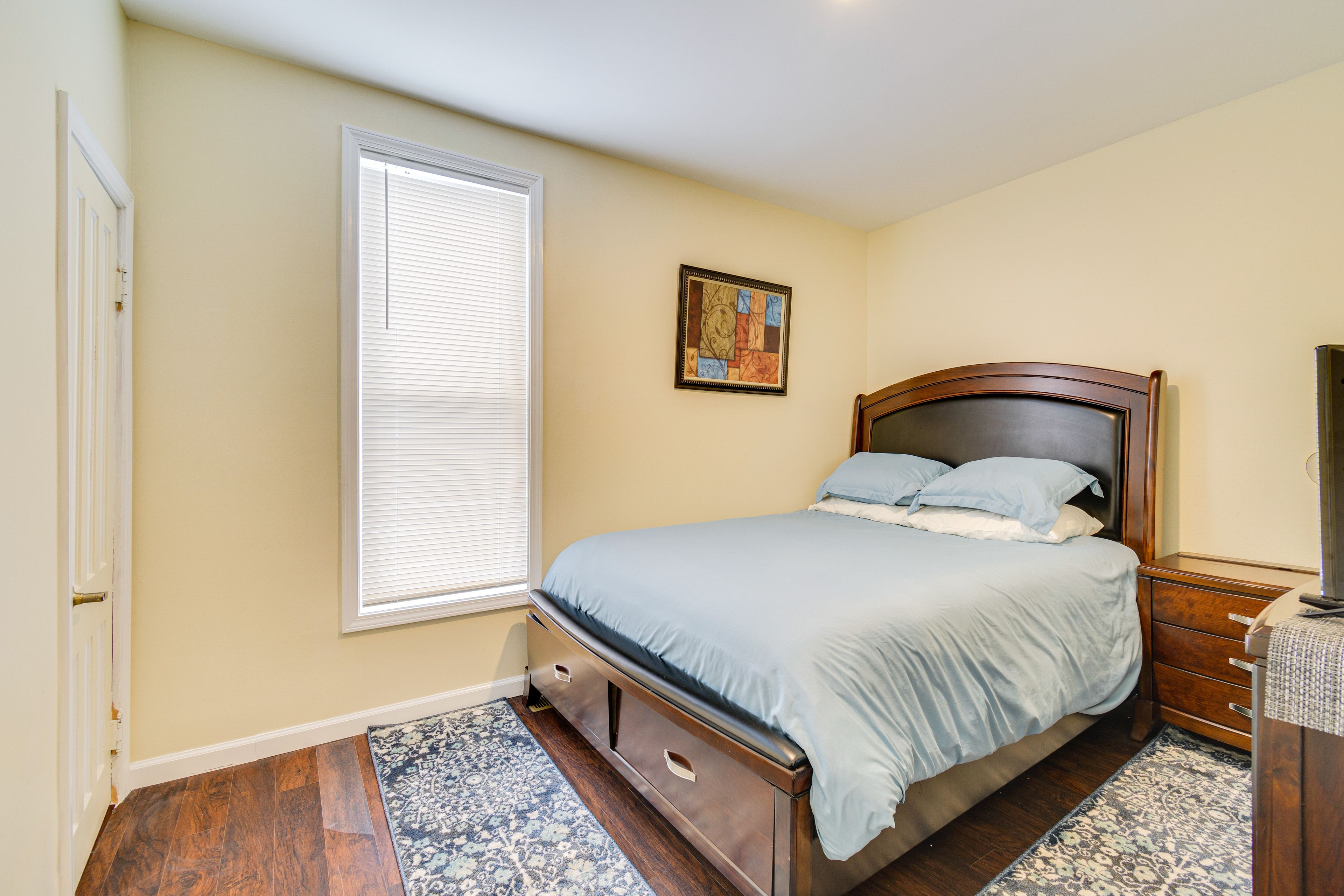 Bedroom 2 | Queen Bed