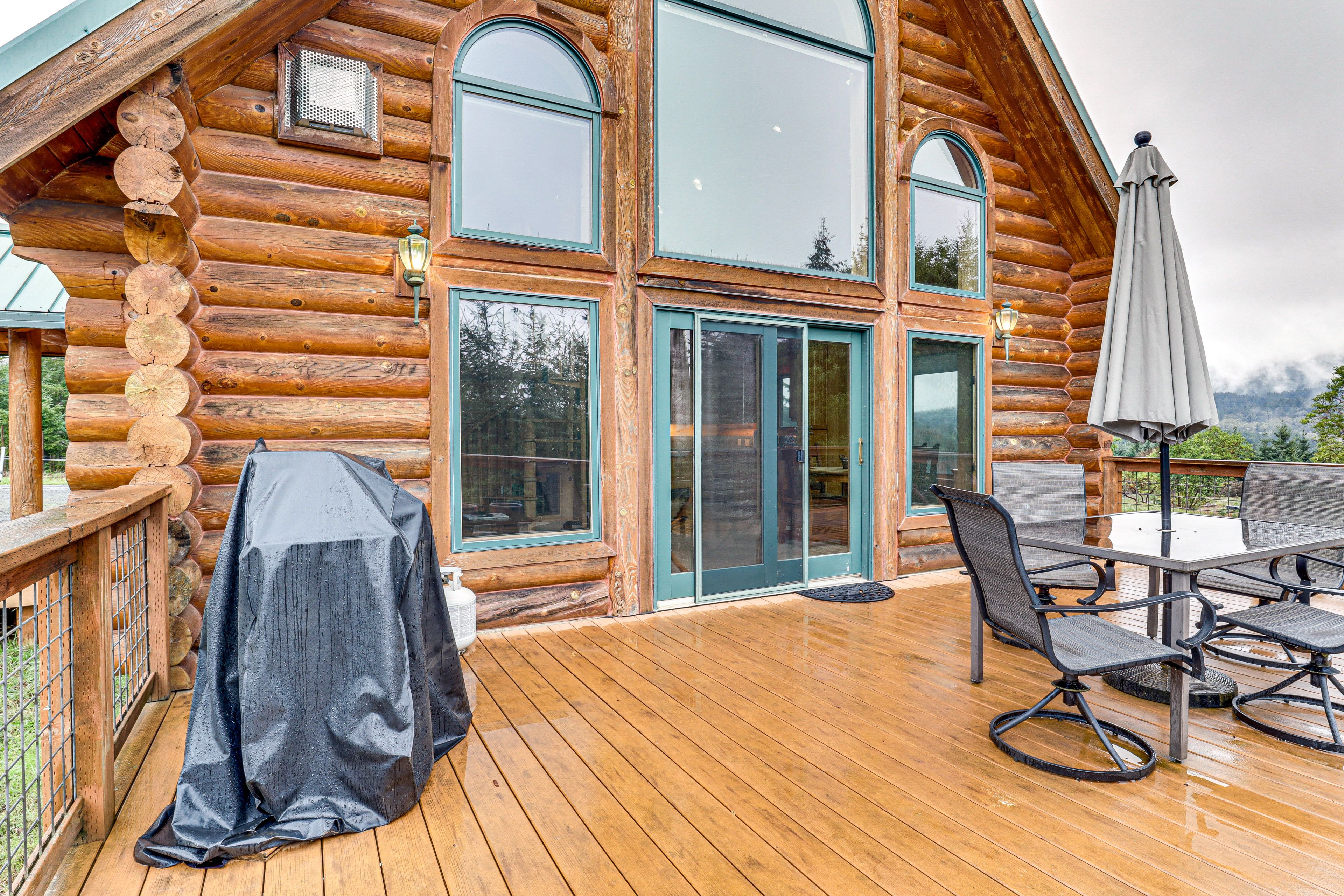 Private Deck | Gas Grill